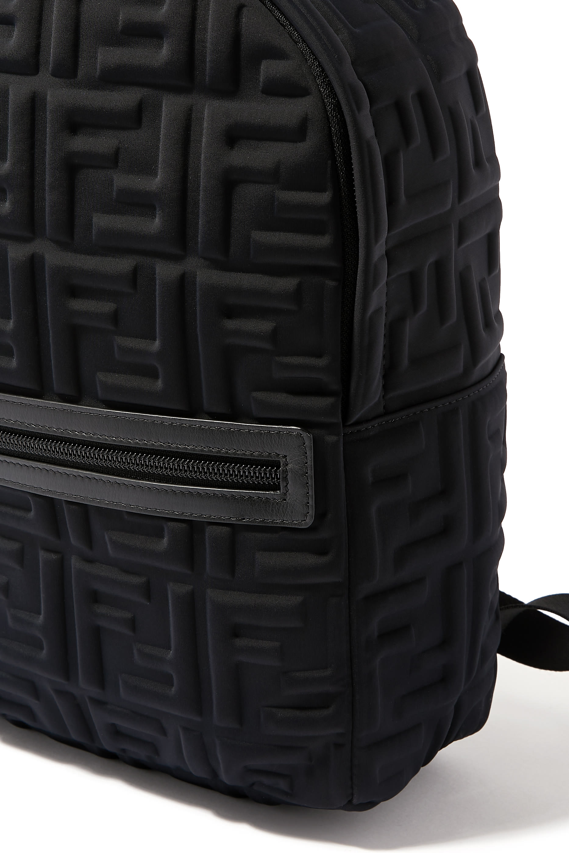 حقيبة ظهر بحرفي شعار الماركة محفور للأطفال