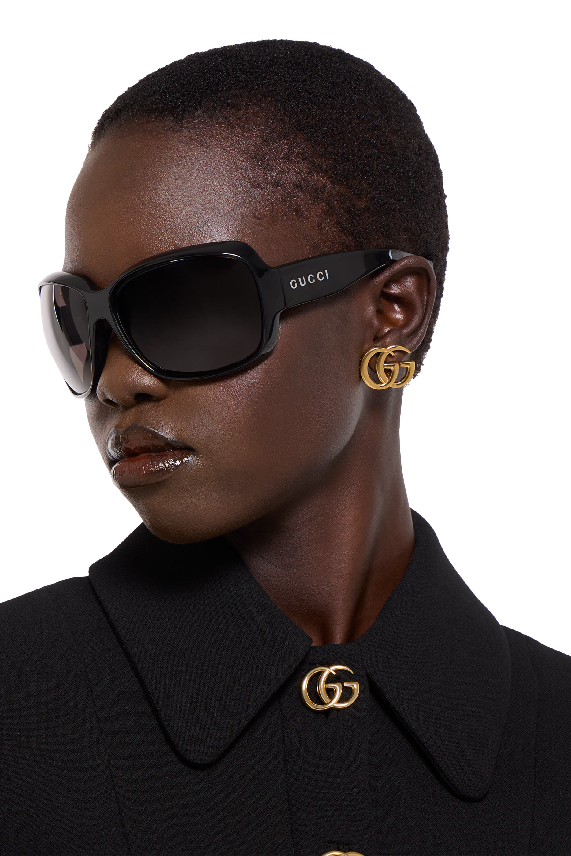 أقراط مارمونت بشعار الماركة