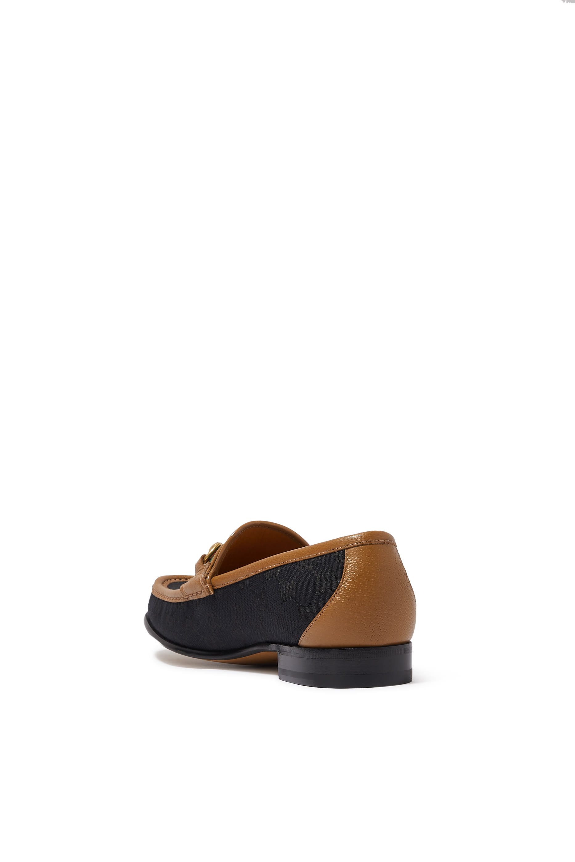 حذاء سهل الإرتداء قنب بنقشة حروف الماركة وحلية لجام حصان