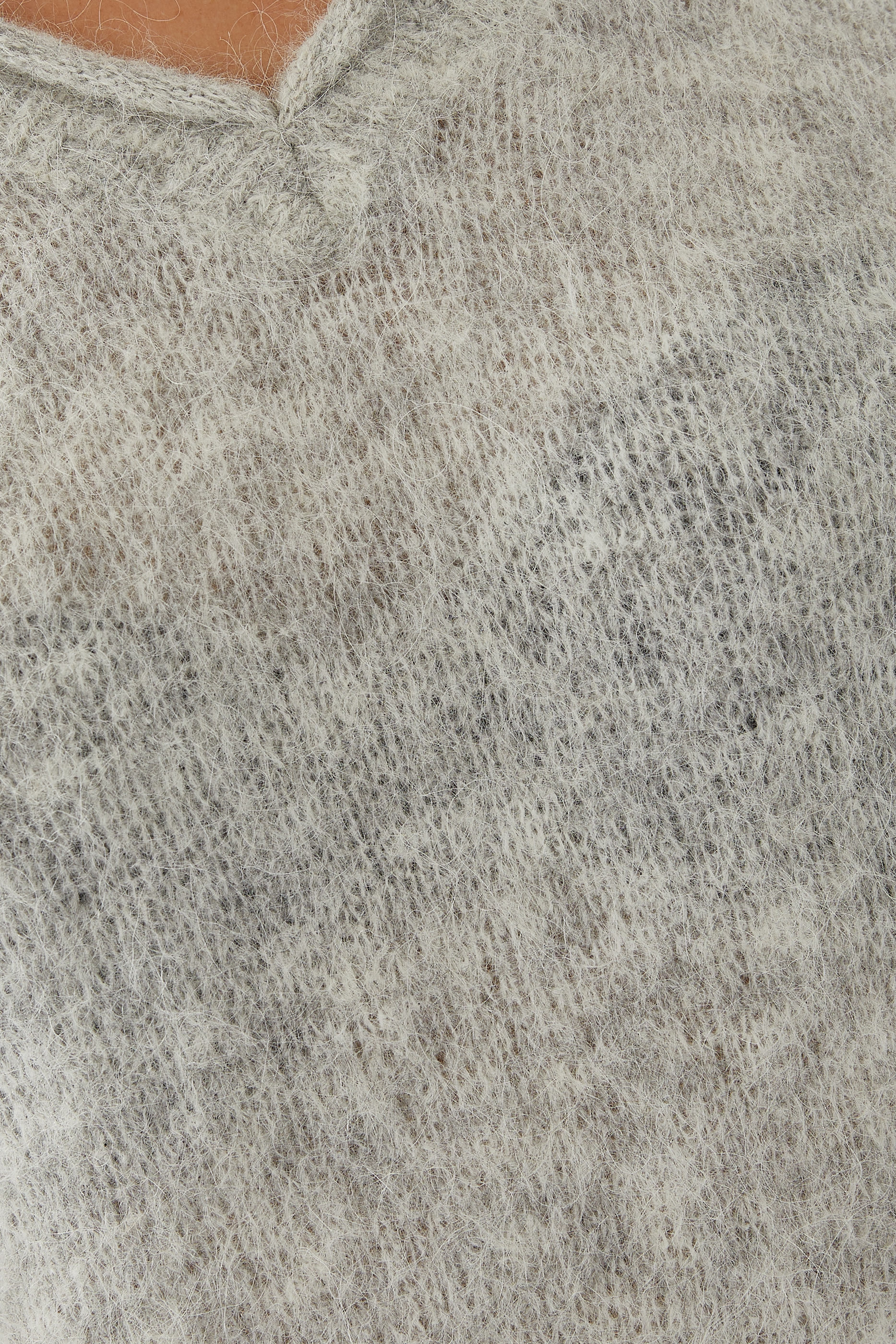 فستان تاين بأكمام طويلة ولون فاتح