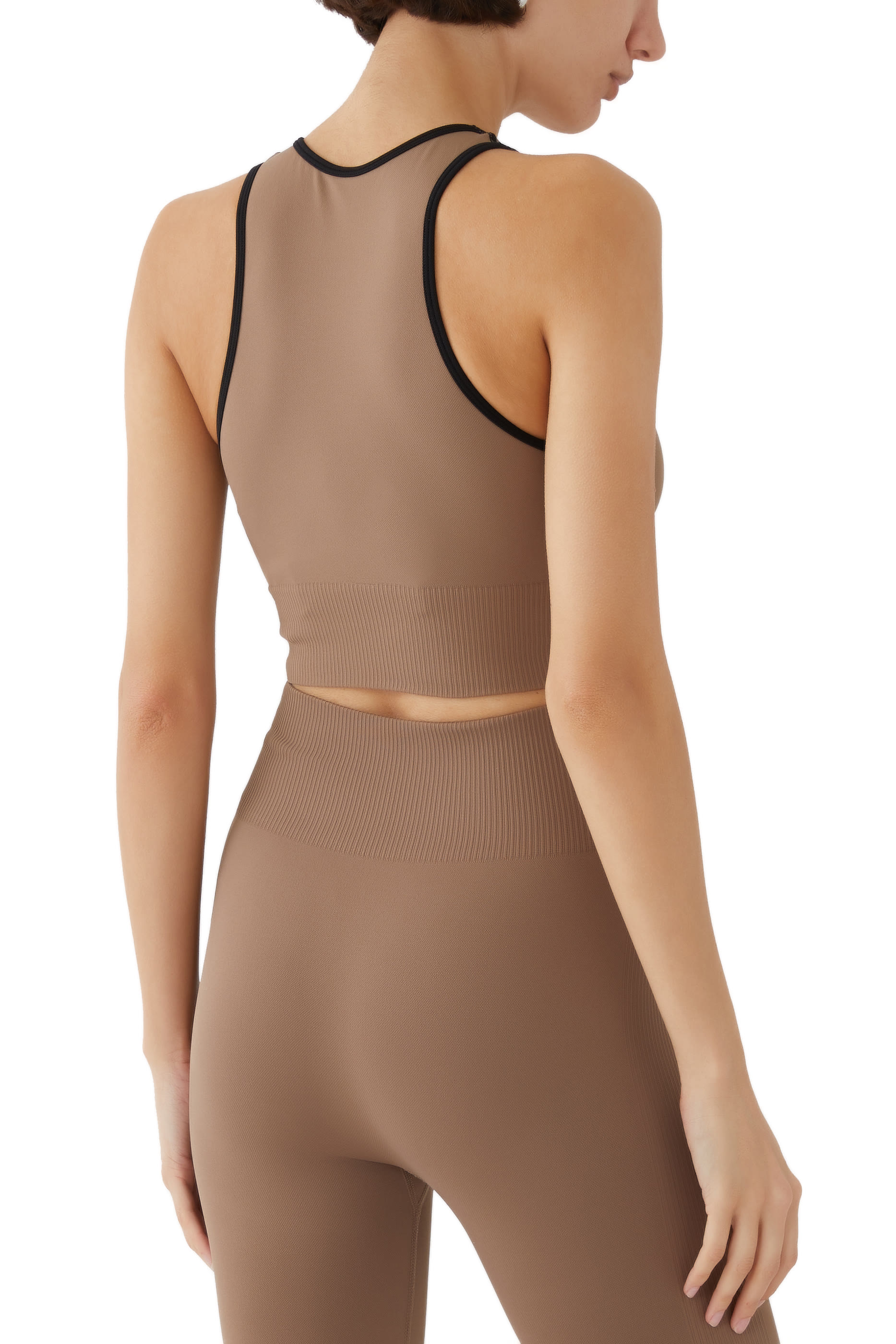 بلوزة ريستور بلا حياكة وبلا أكمام