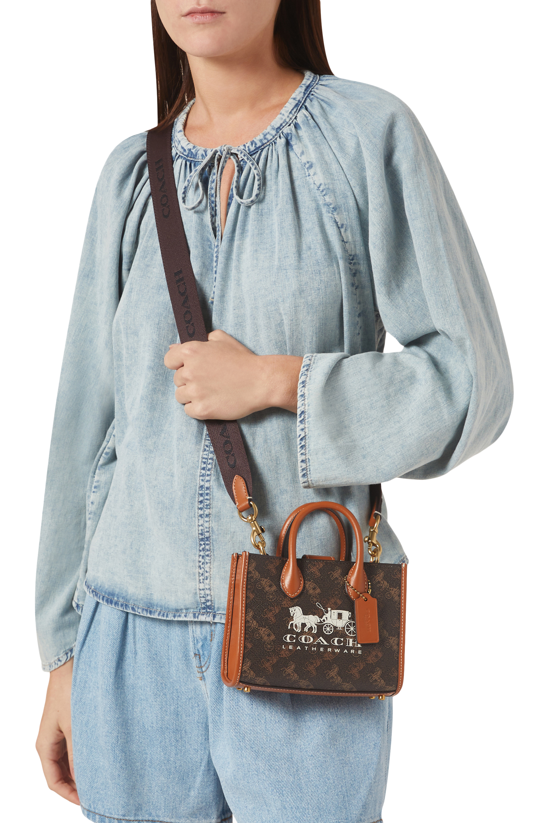 حقيبة يد ايس 17 بطبعات شعار الماركة