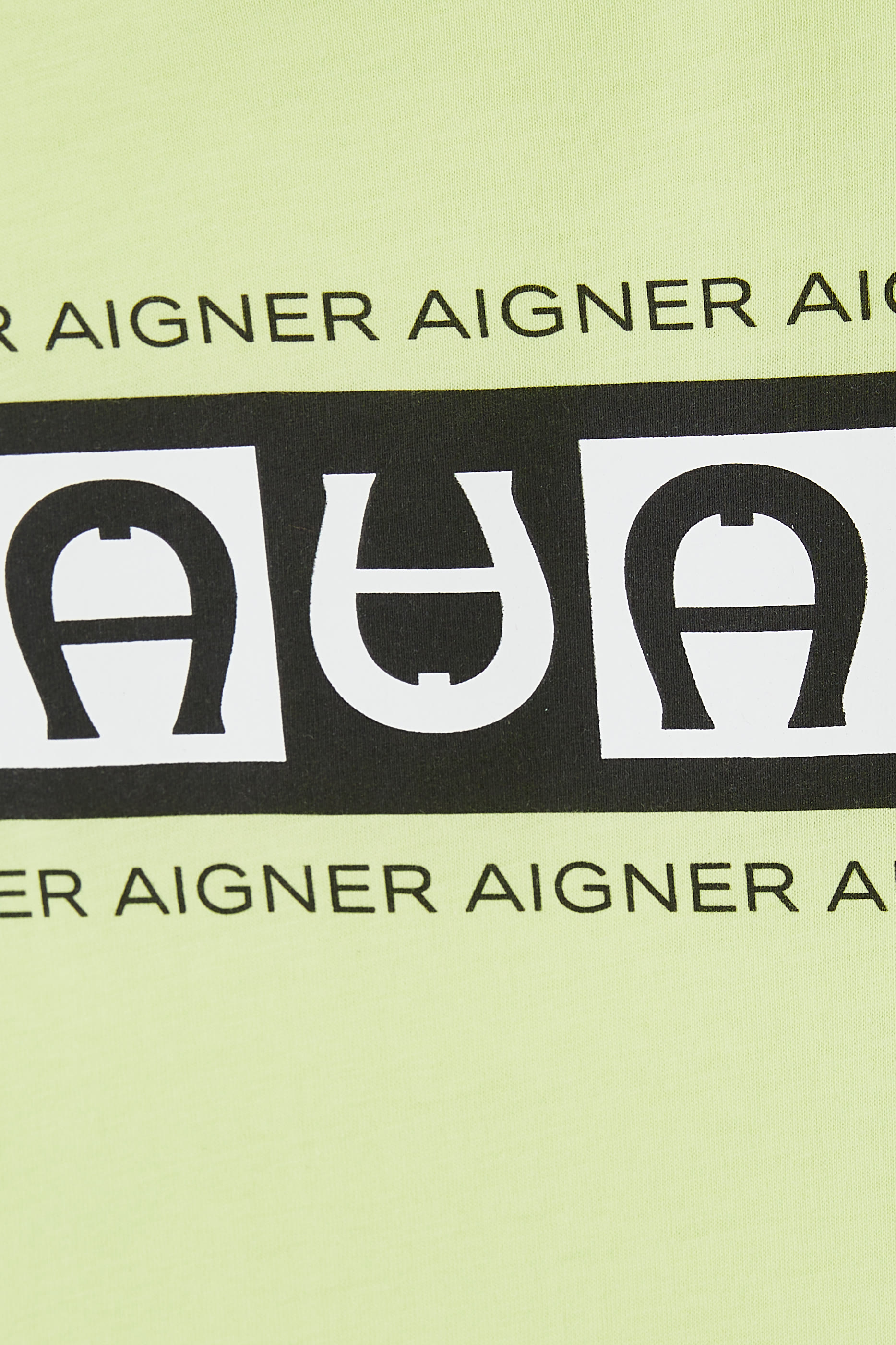 تيشيرت بشعار الماركة للأطفال