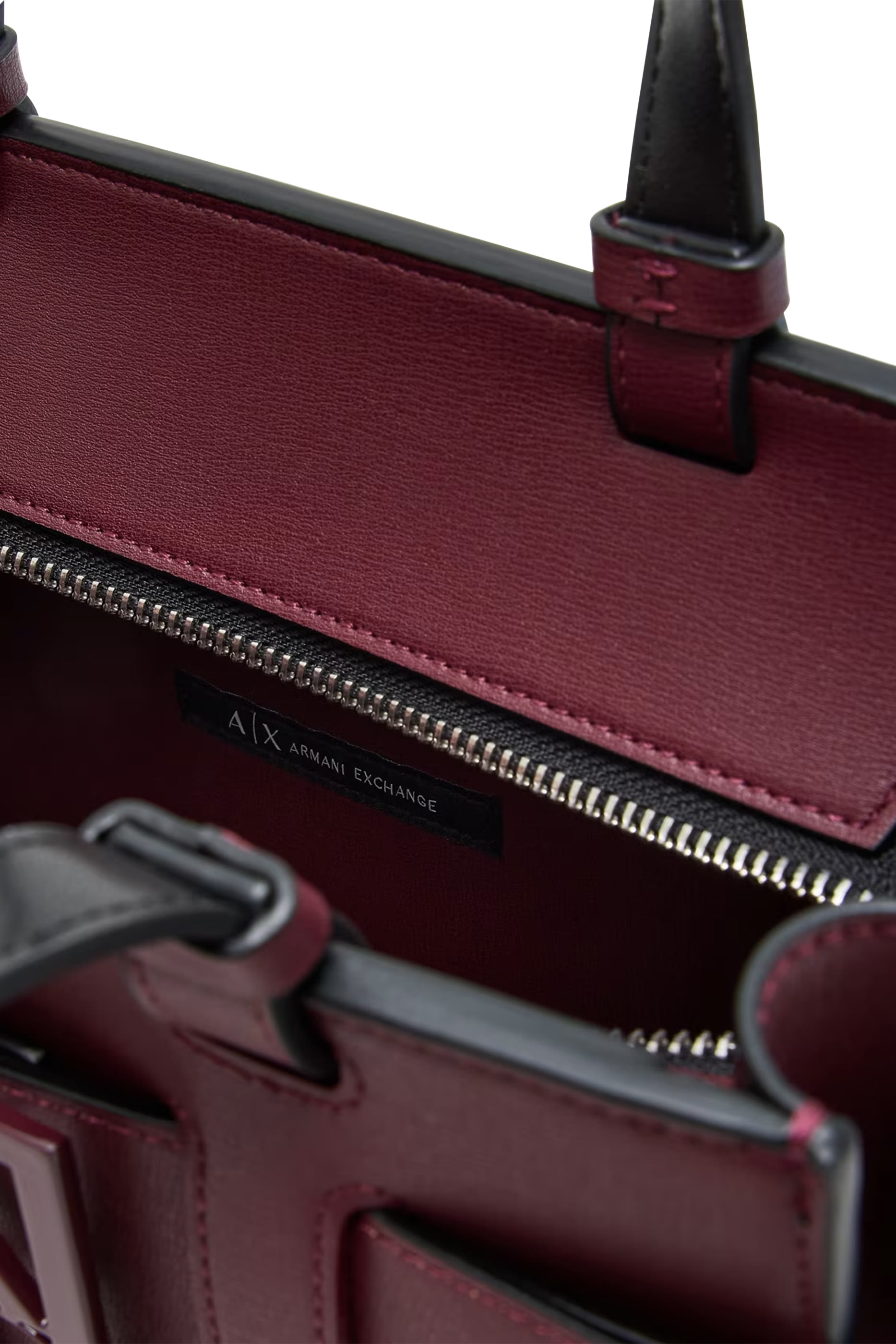 حقيبة يد بحلية شعار الماركة