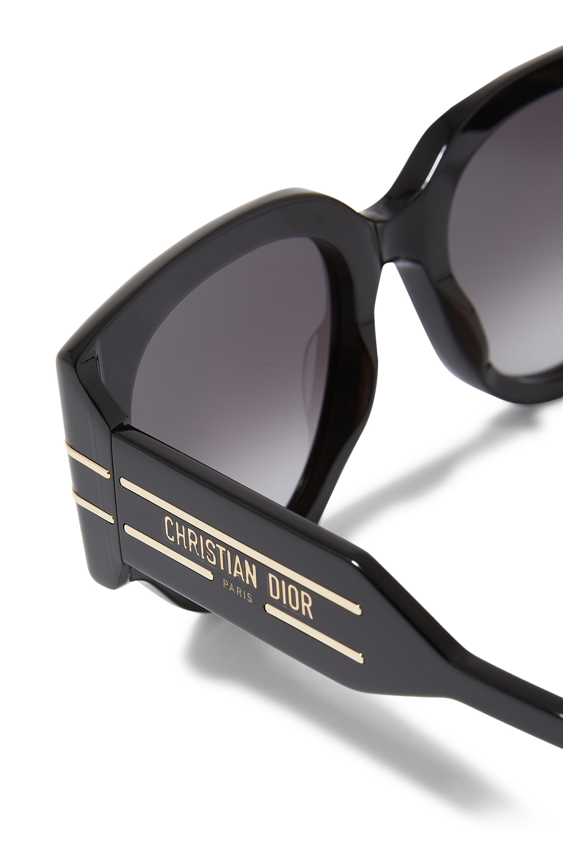 نظارة شمسية آر 21 بإطار بتصمم فراشة