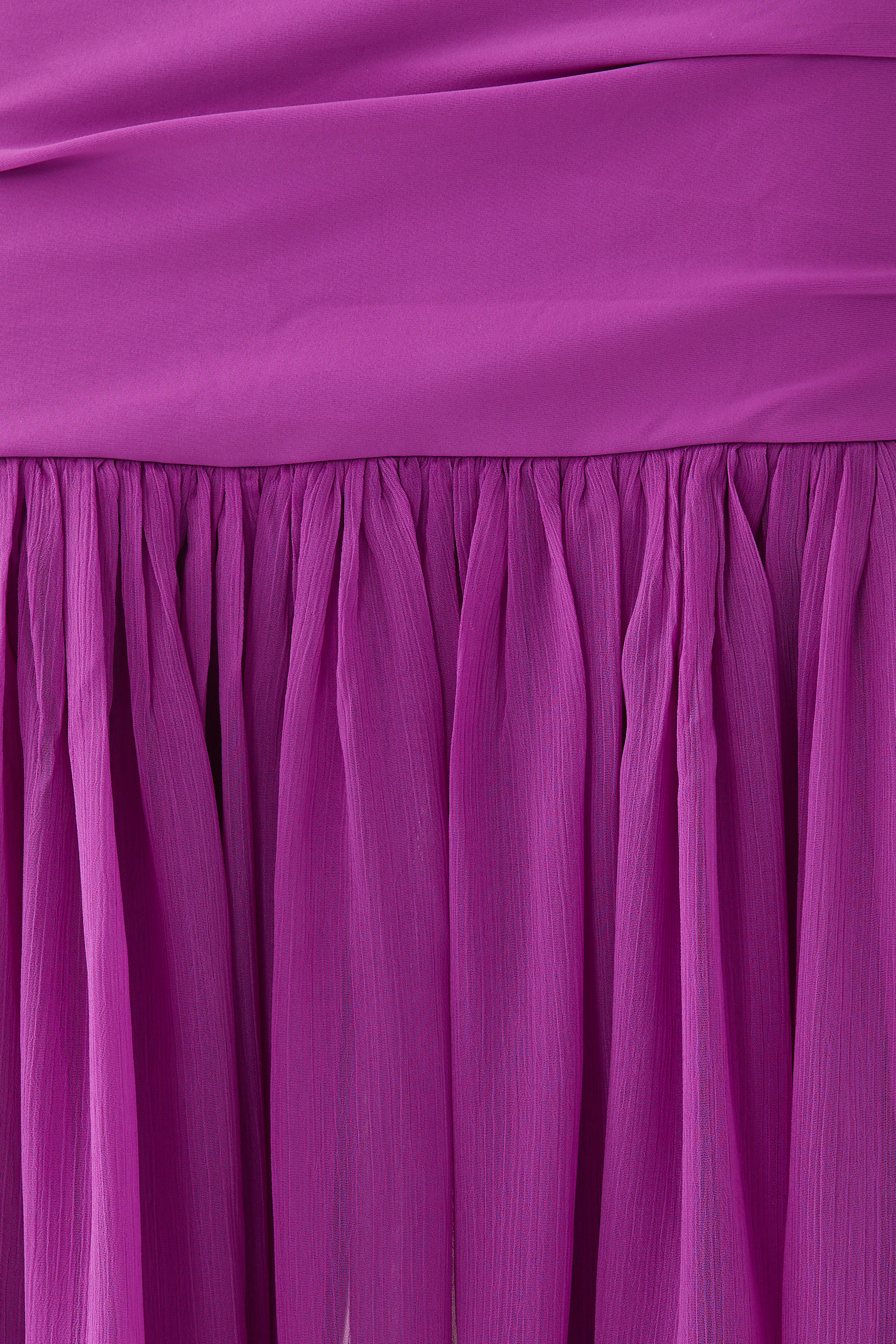 فستان شيفون بأكمام منفوخة