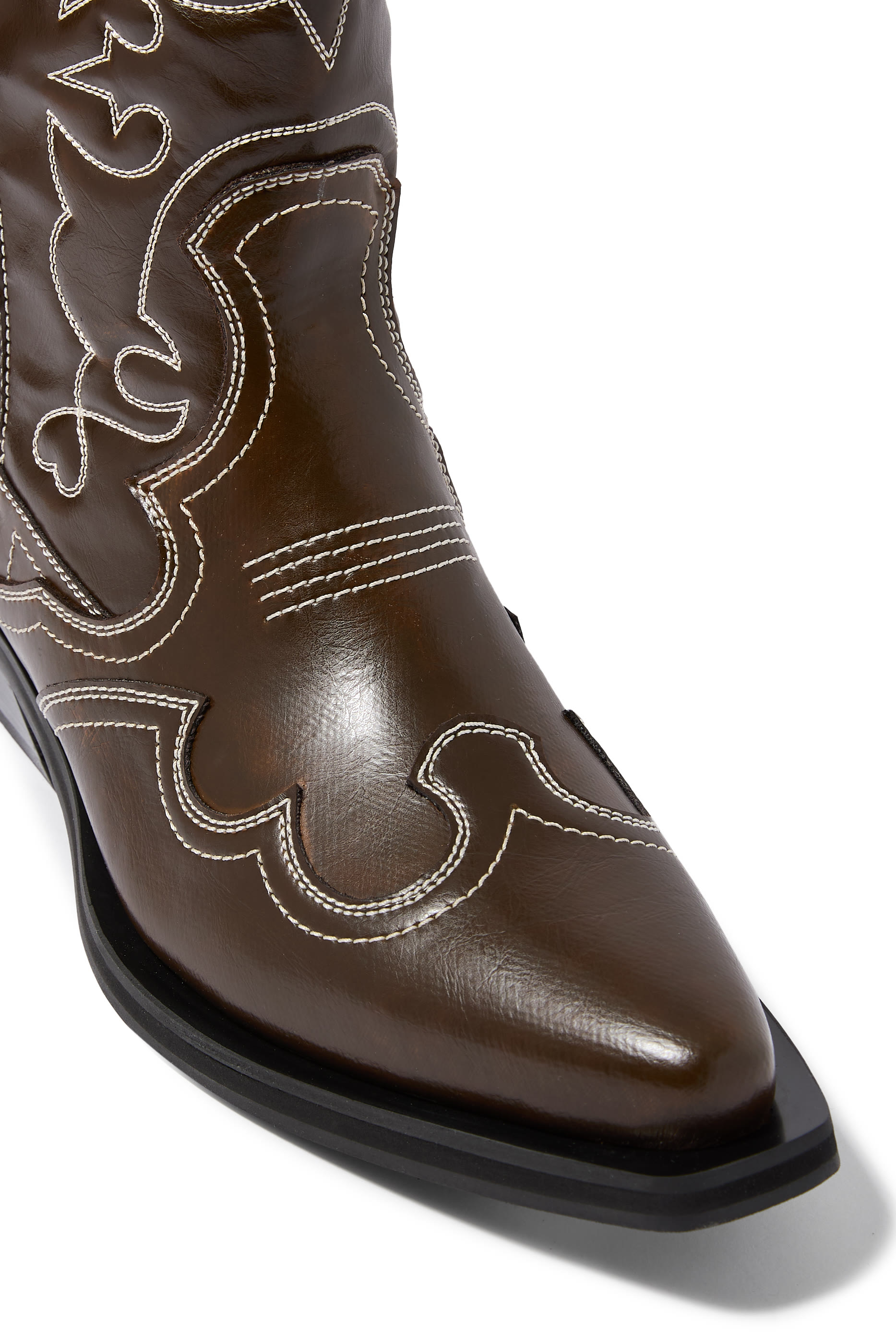 حذاء بوت ويسترن بطول منتصف الساق مزين بتطريز