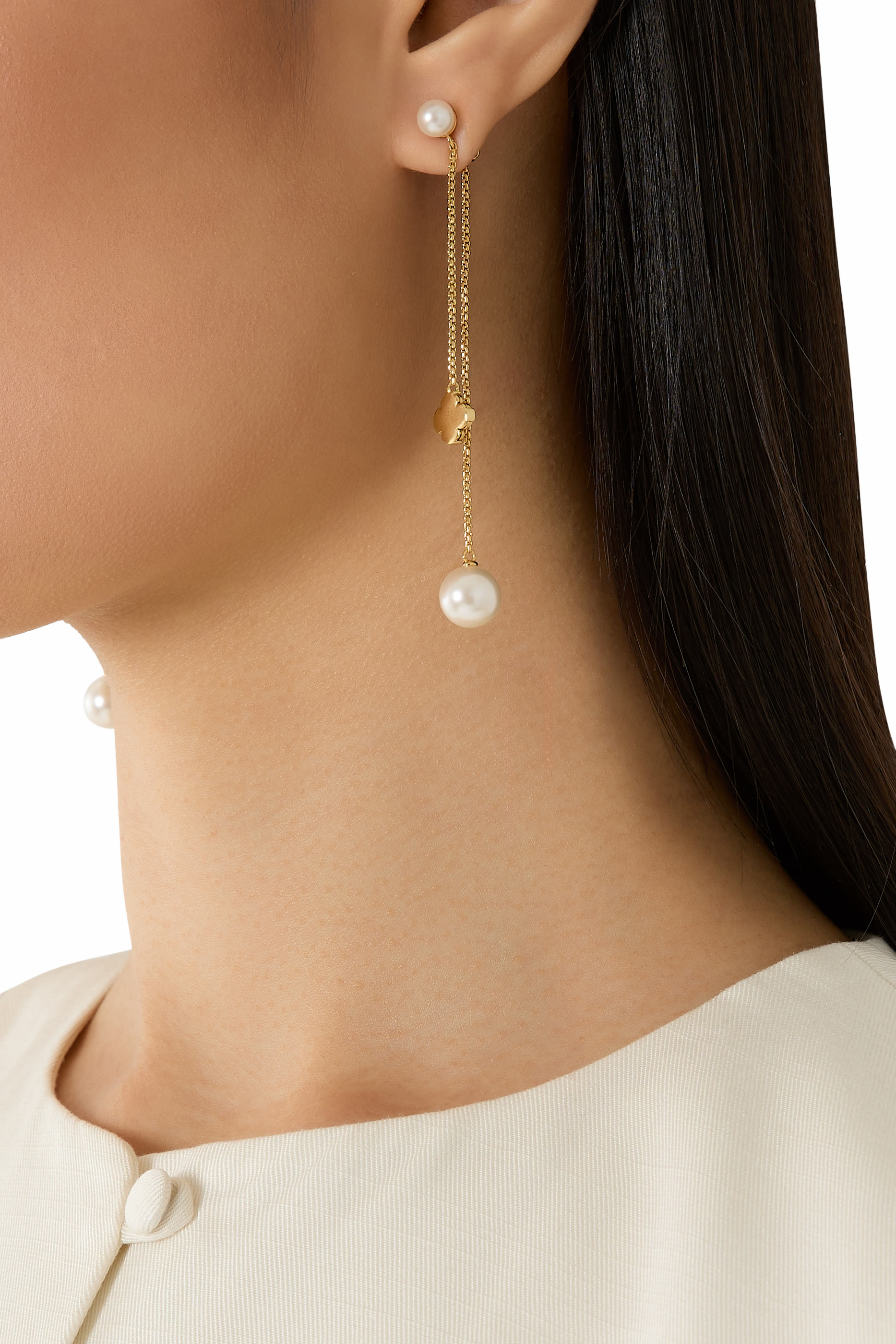 أقراط متدلية بسلسلة ولؤلؤ وحلي بتصميم زهور بالشكل البستوني