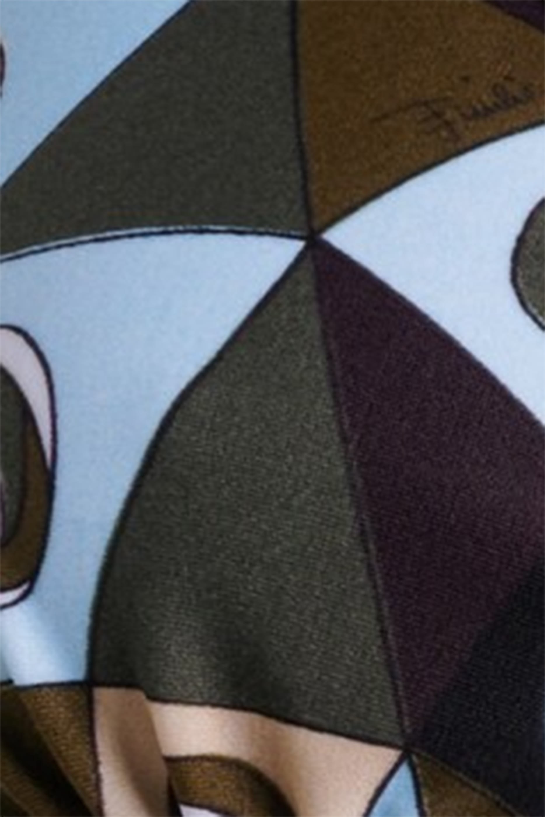 قطعة بيكيني علوية بقوالب مثلثة ونقشة أوتشي