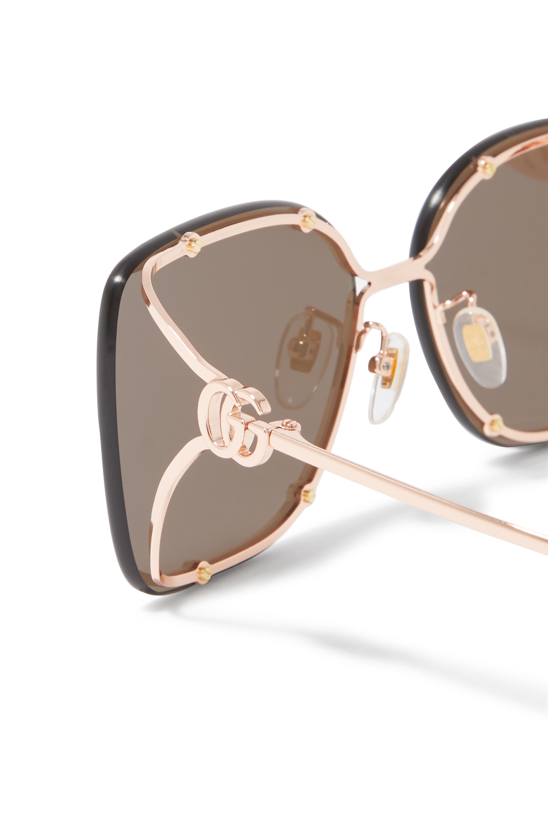 نظارة شمسية بإطار مربع