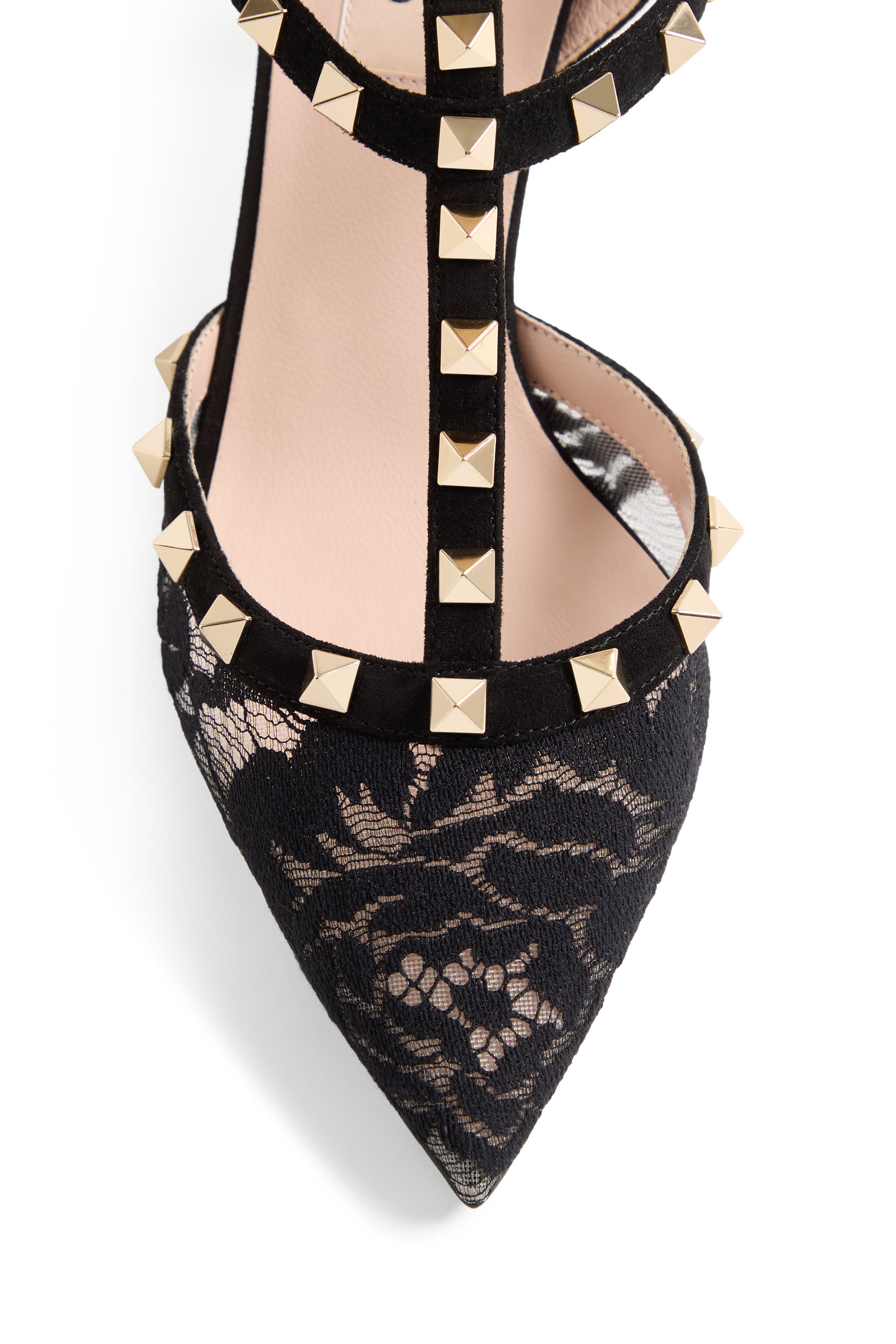 حذاء كلاسيكي 65 مزين بحلي هرمية