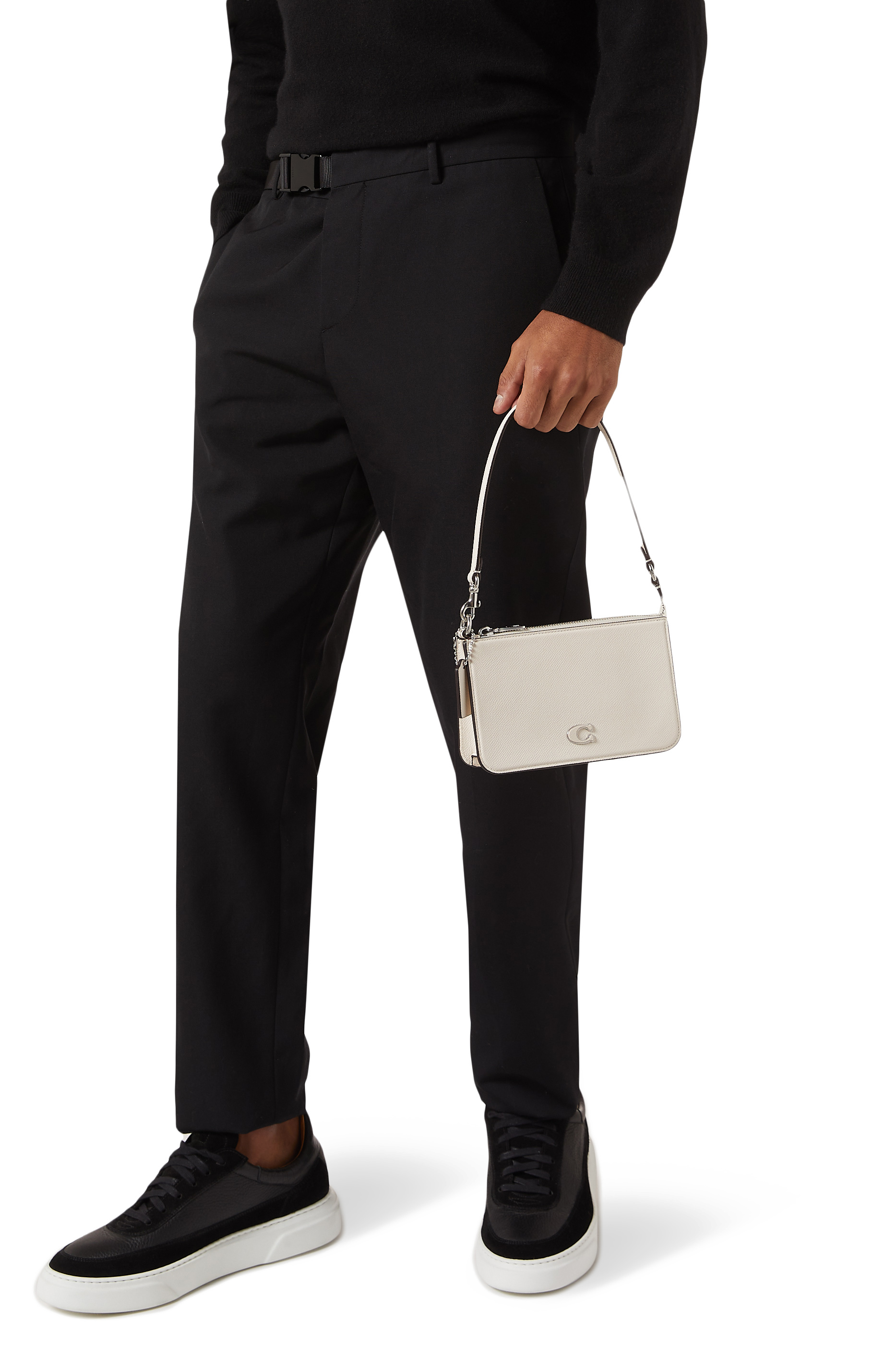 حقيبة صغيرة جلد