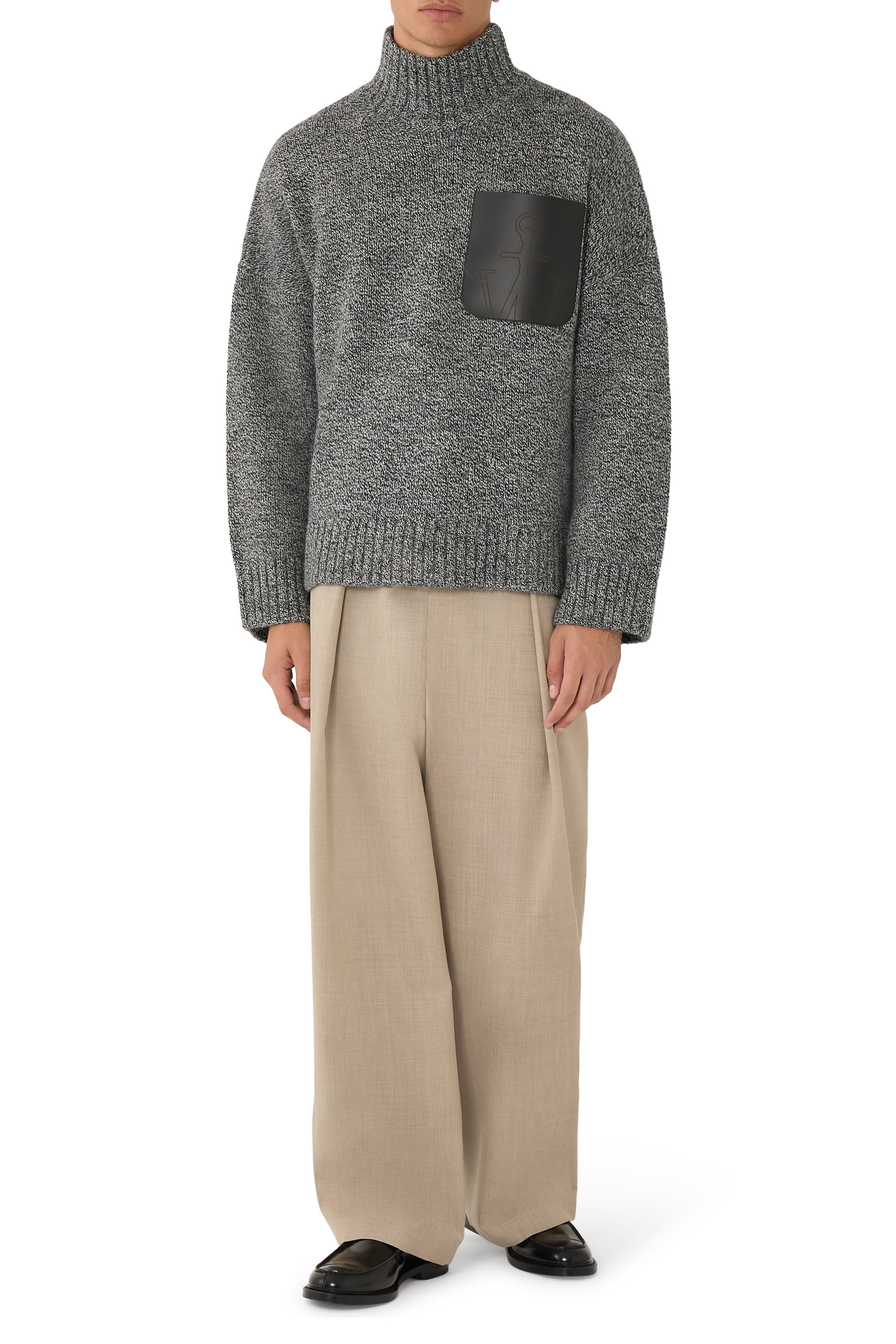 كنزة بجيب خارجي جلد