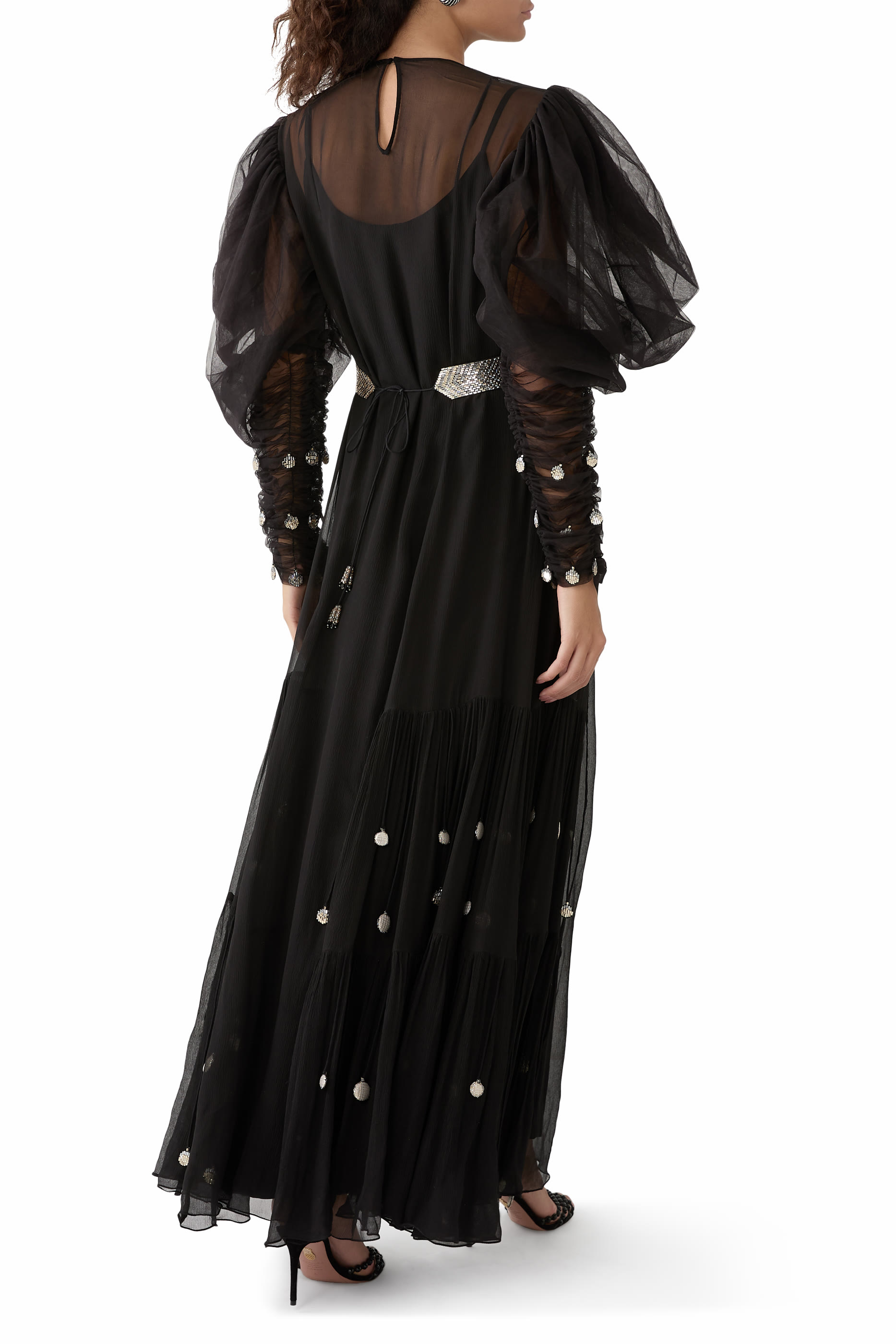 جلابية مرصعة بكريستالات بشكل عملات  