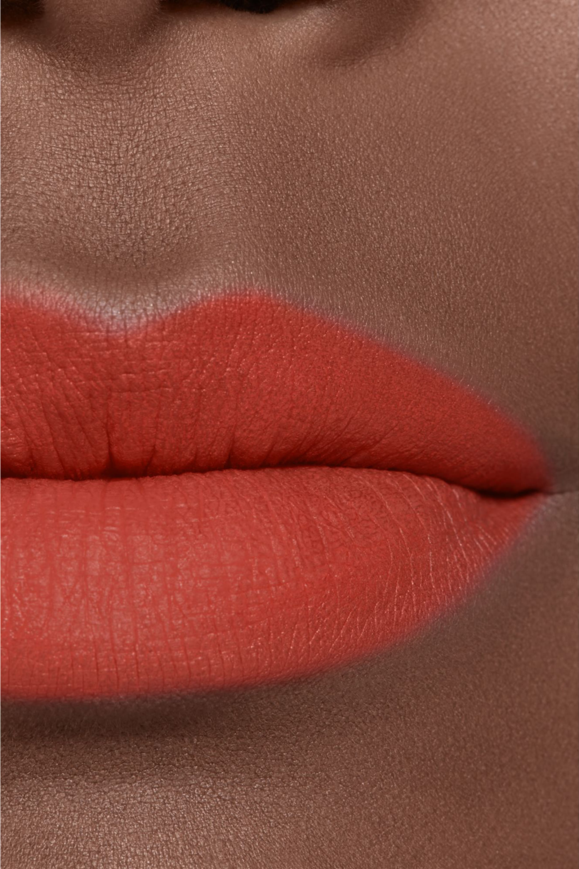 احمر شفاه Chanel Rouge Allure Liquid Velvet Ultrawear Intense مات سائل