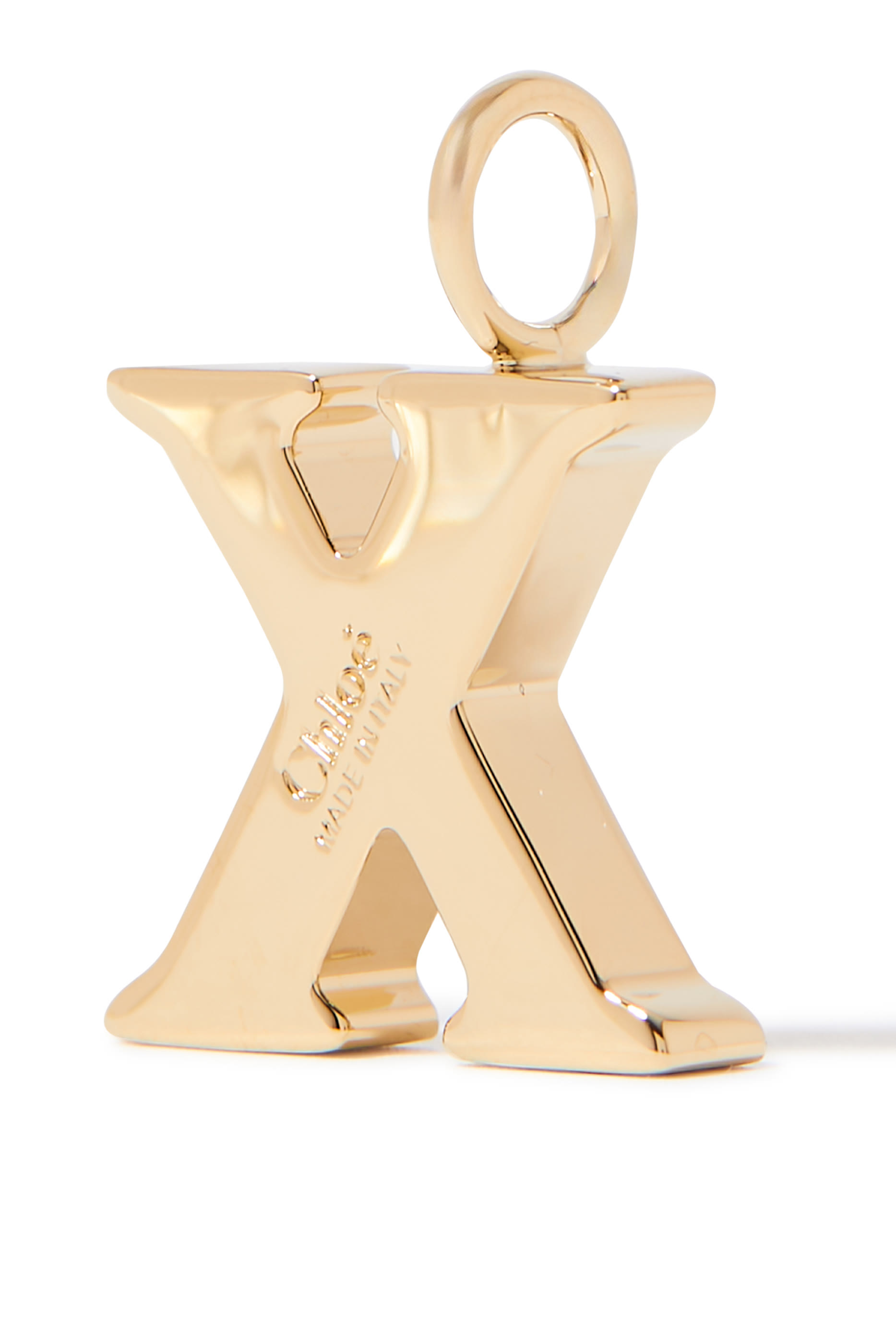 حلية بتصميم حرف X