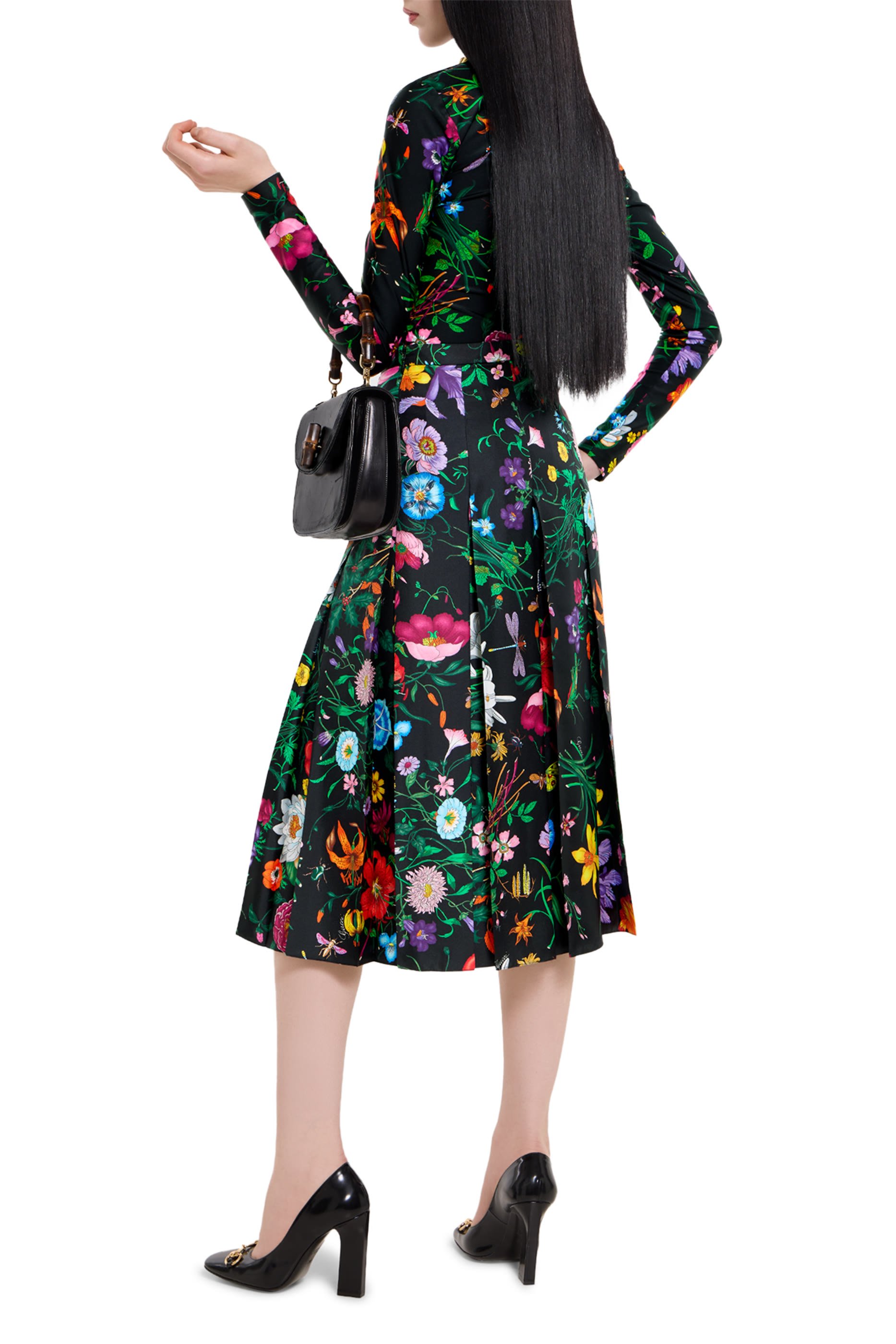 تيشيرت بياقة عالية بطبعات لامعة جيرسيه