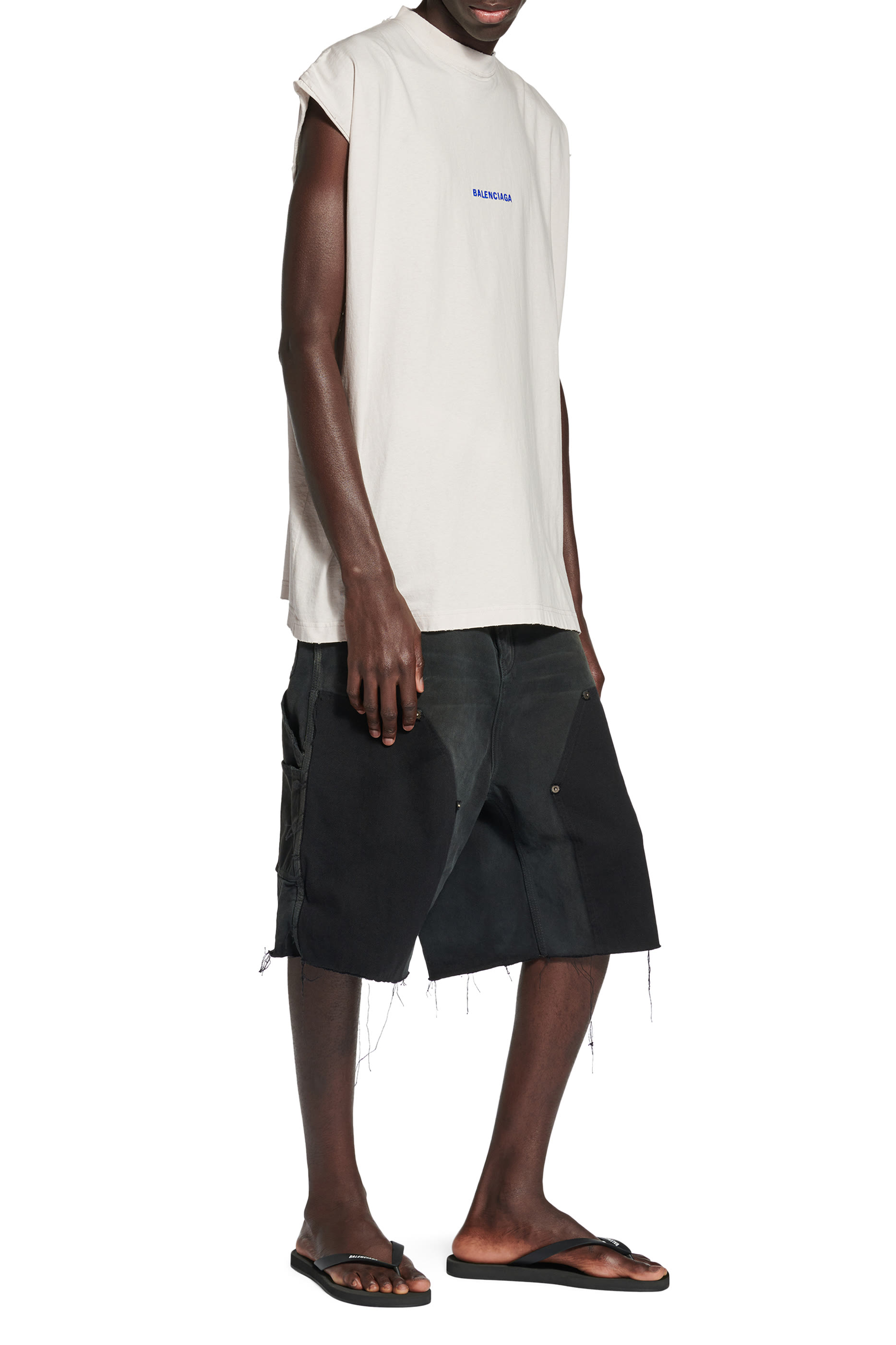 صندل بتصميم ثونج