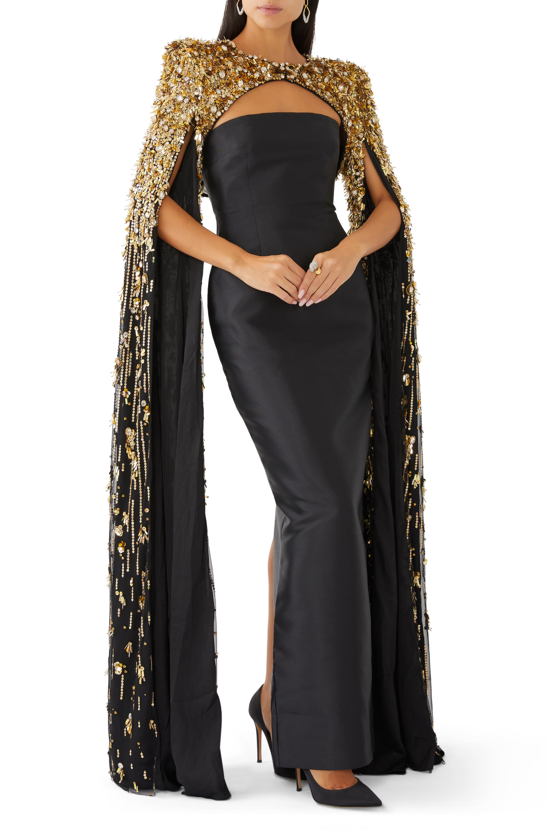 فستان سهرة بأكمام كاب