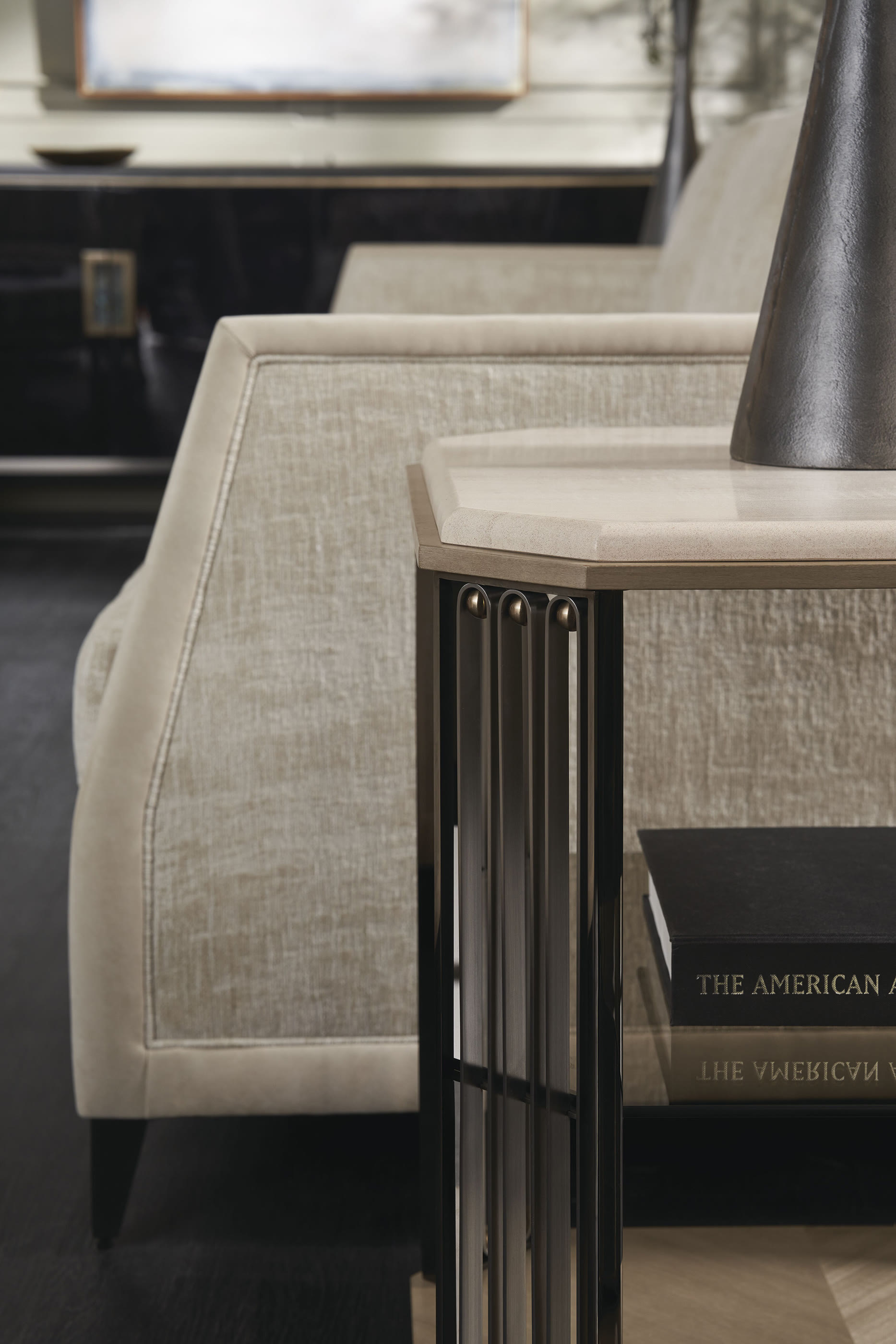 طاولة جانبية ألوي