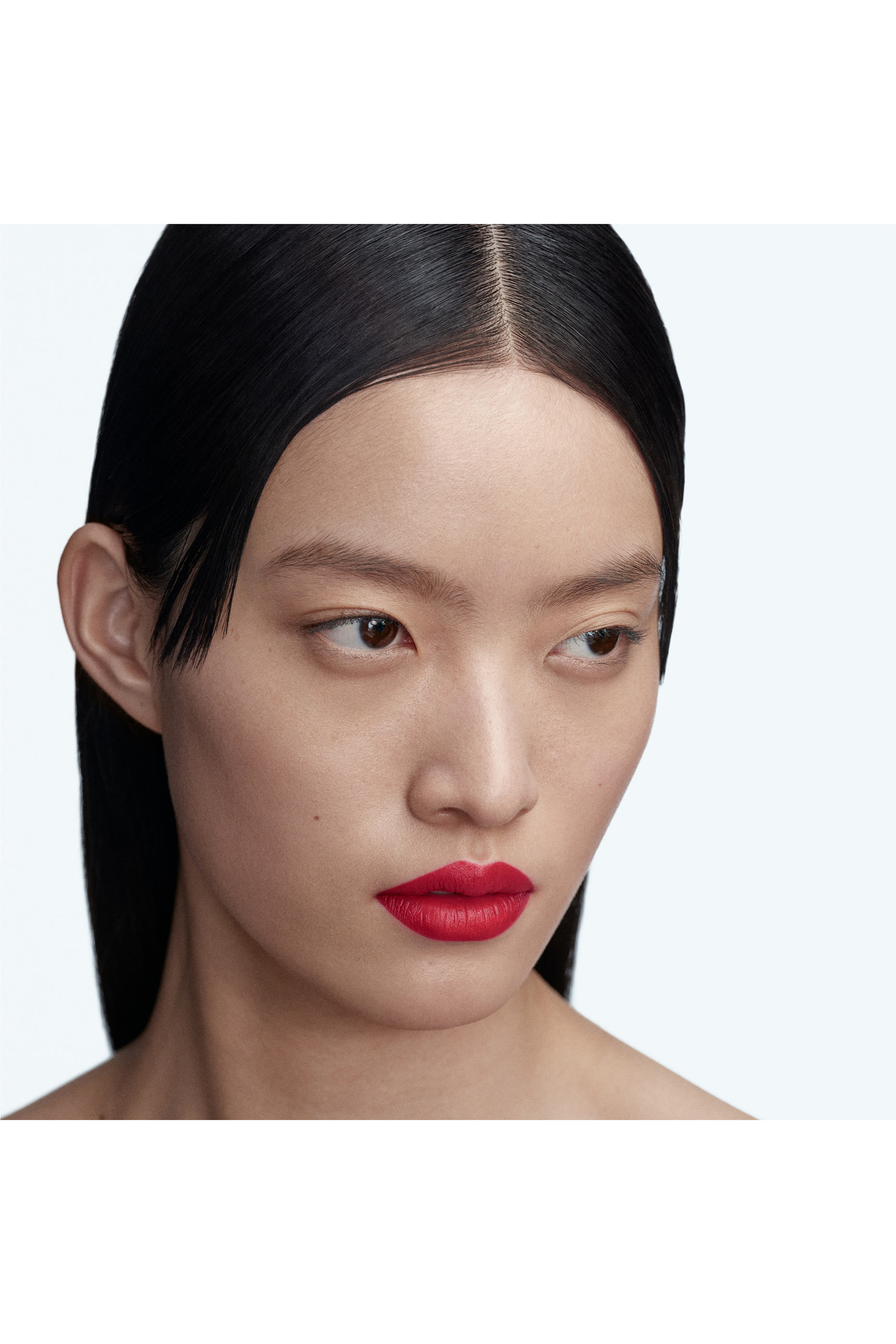 أحمر شفاه غير لامع