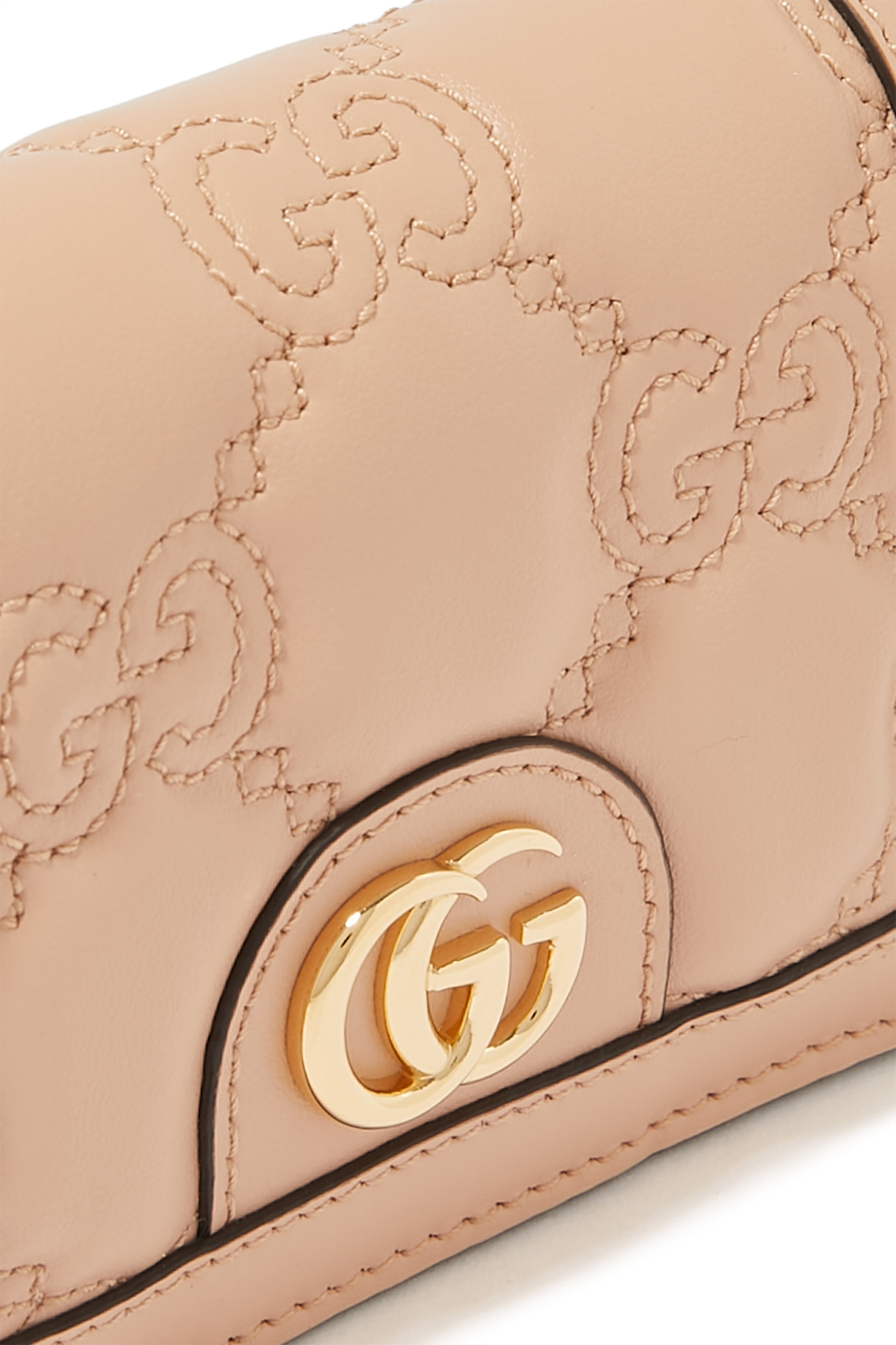 محفظة بتصميم حافظة بطاقات مبطنة بحرفي شعار الماركة