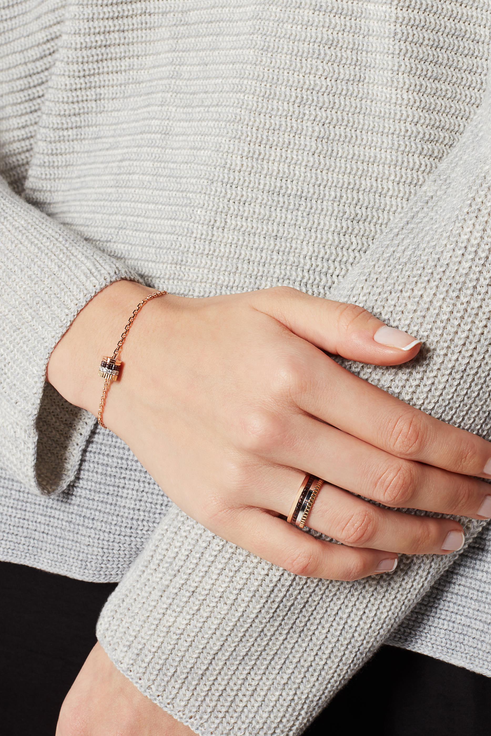 خاتم كاتر كلاسيك صغير ذهب مختلط عيار 18 وطلاء بي في دي بني