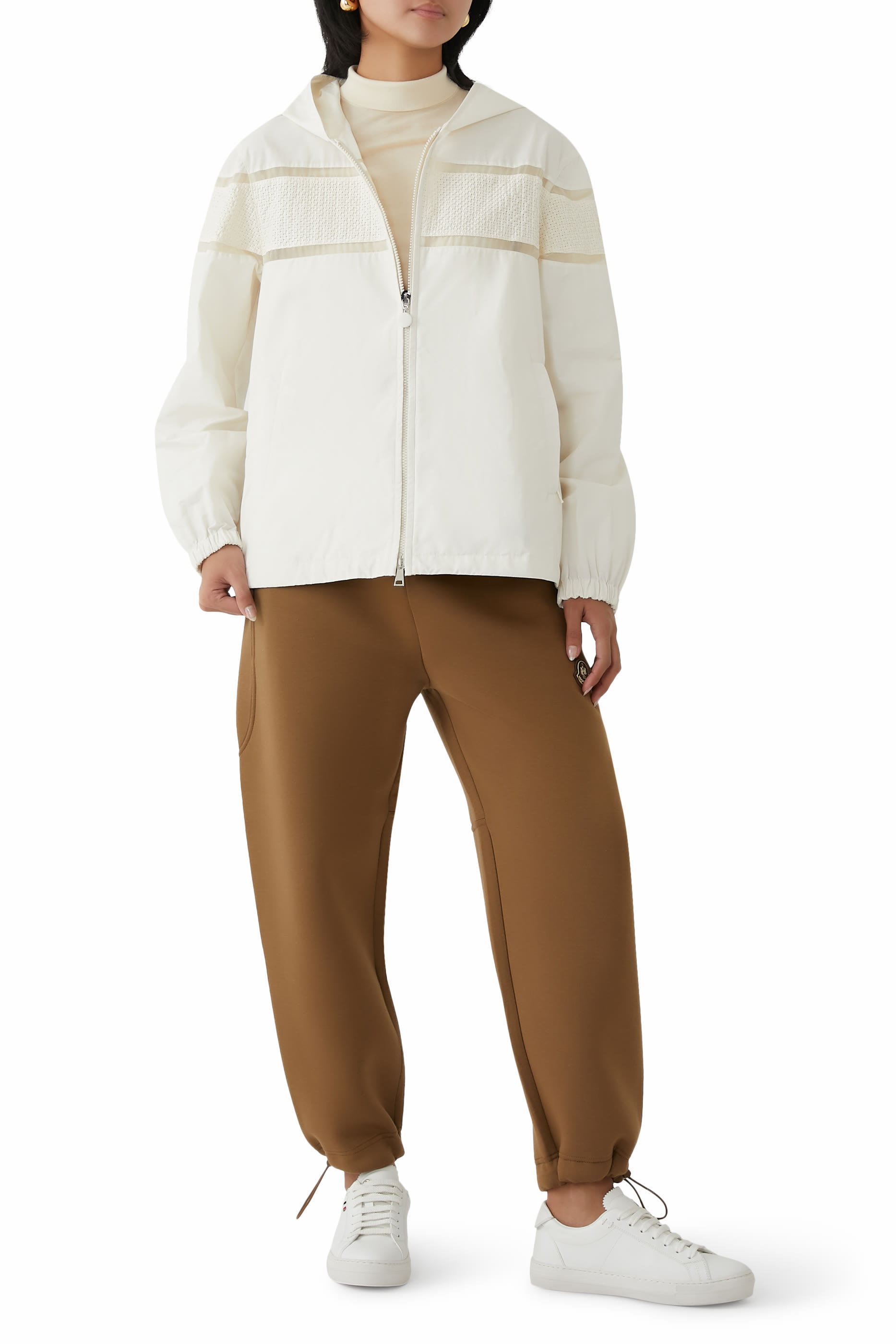 جاكيت كليسون بغطاء رأس وتطريز