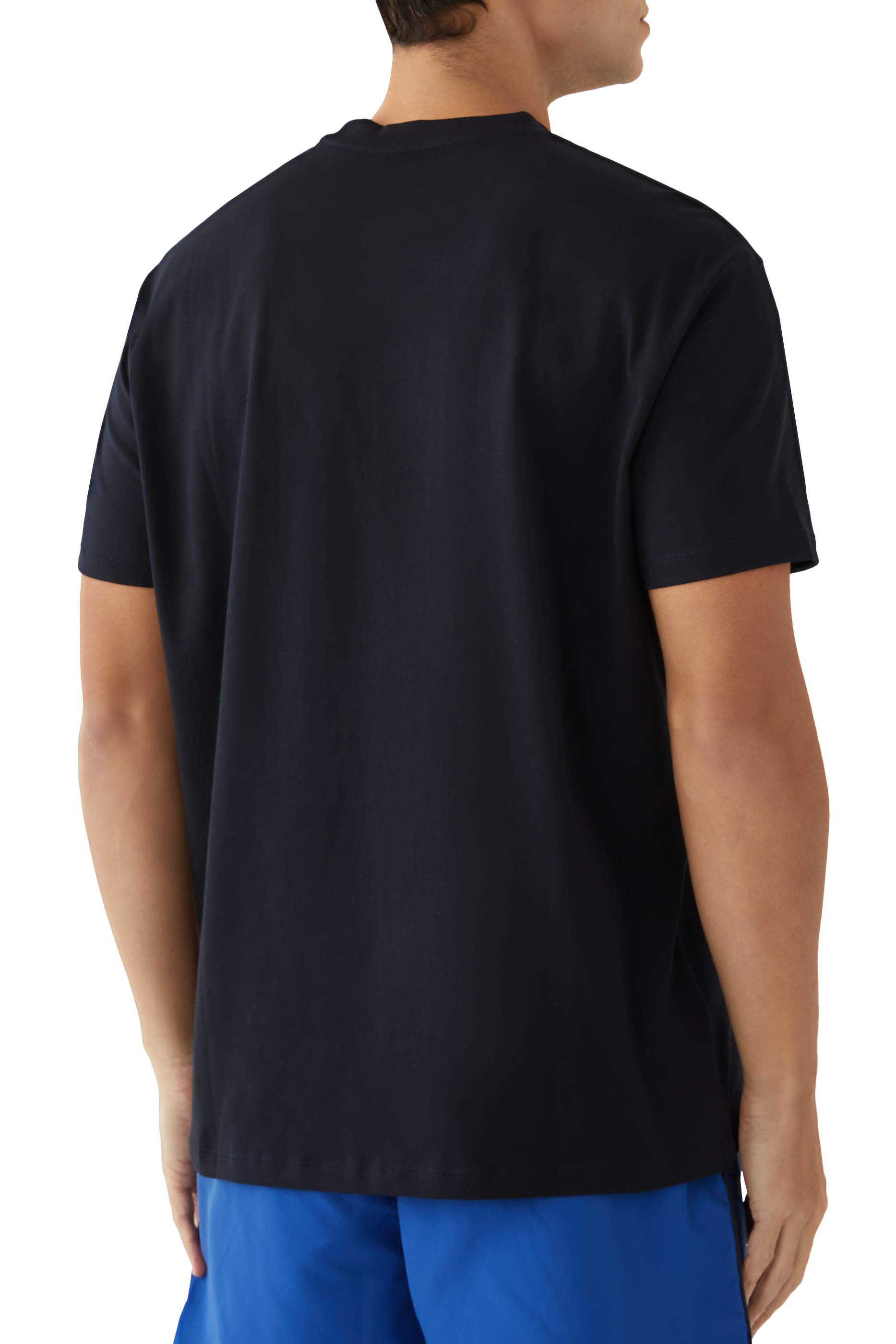 تيشيرت بحروف شعار الماركة