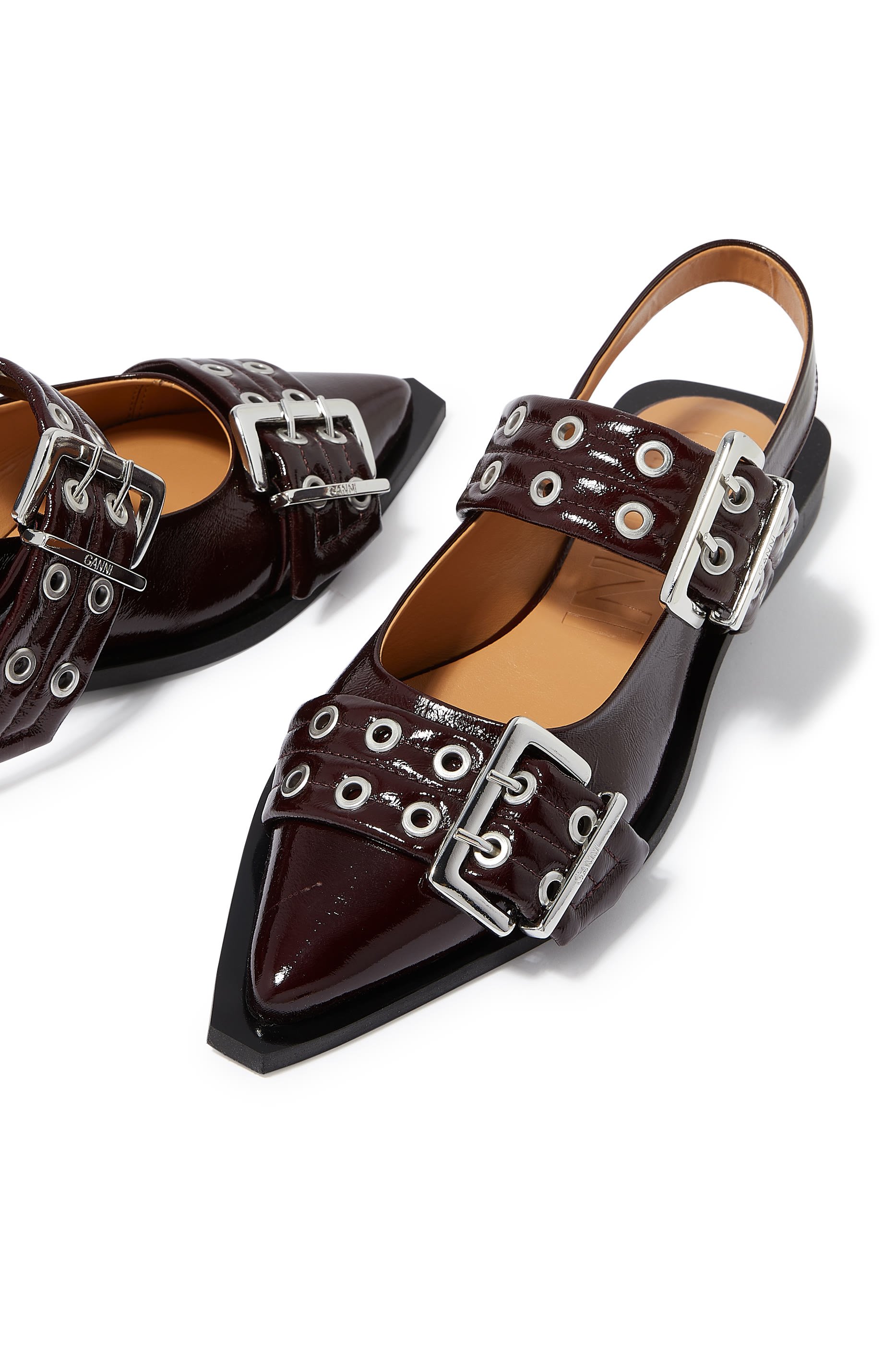 حذاء بالرينا فيمينن بإبزيم