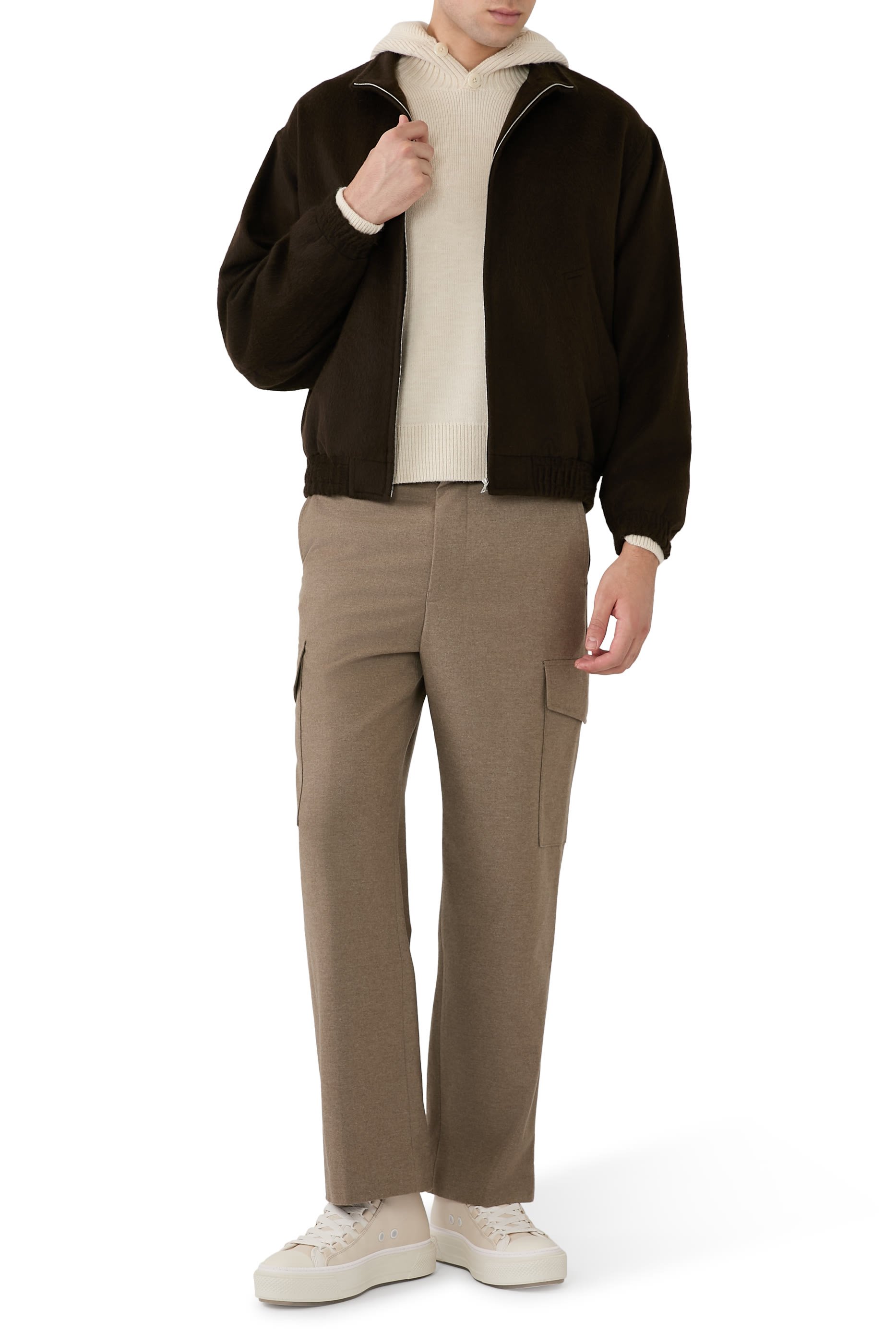 سنيكرز هاي قصير بشعار الماركة