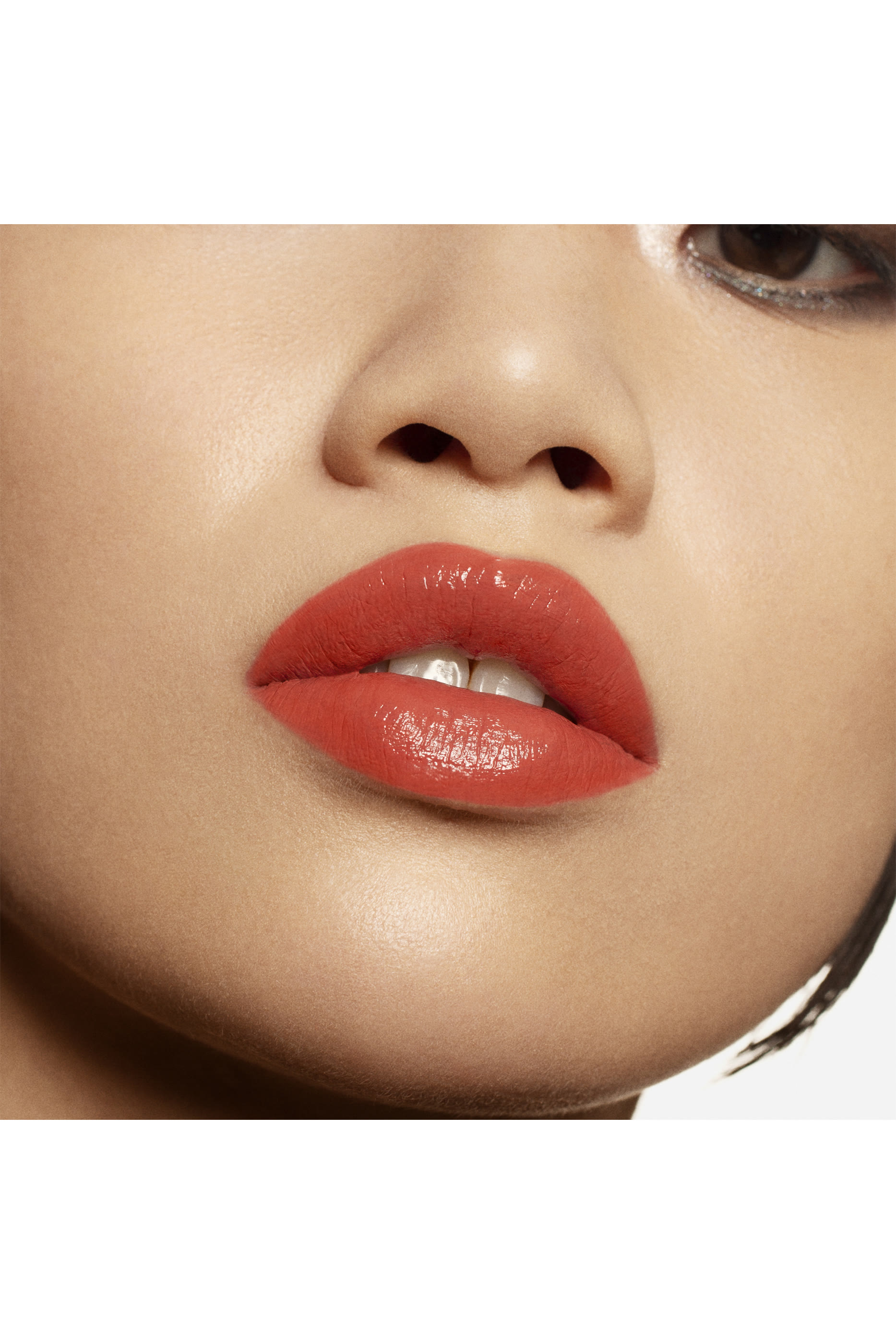 أحمر شفاه فينيل بتركيبة سائلة