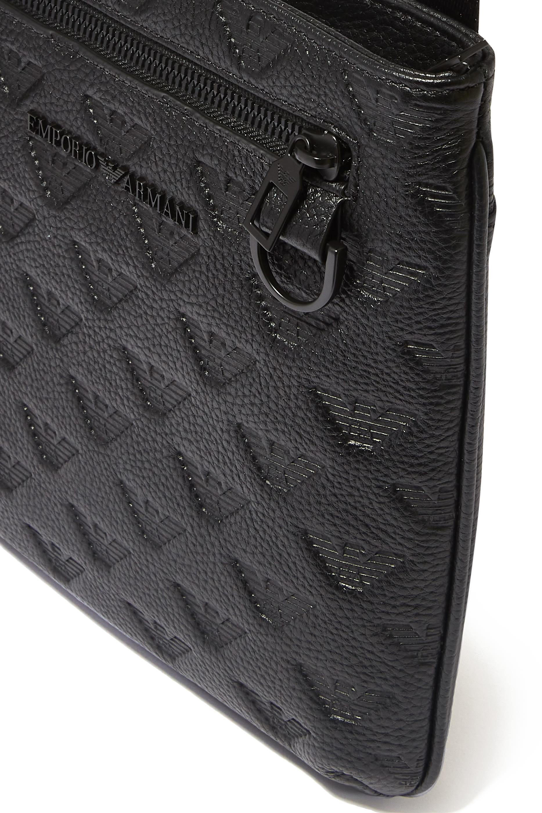 حقيبة كروس مينوركا بنقشة شعار الماركة