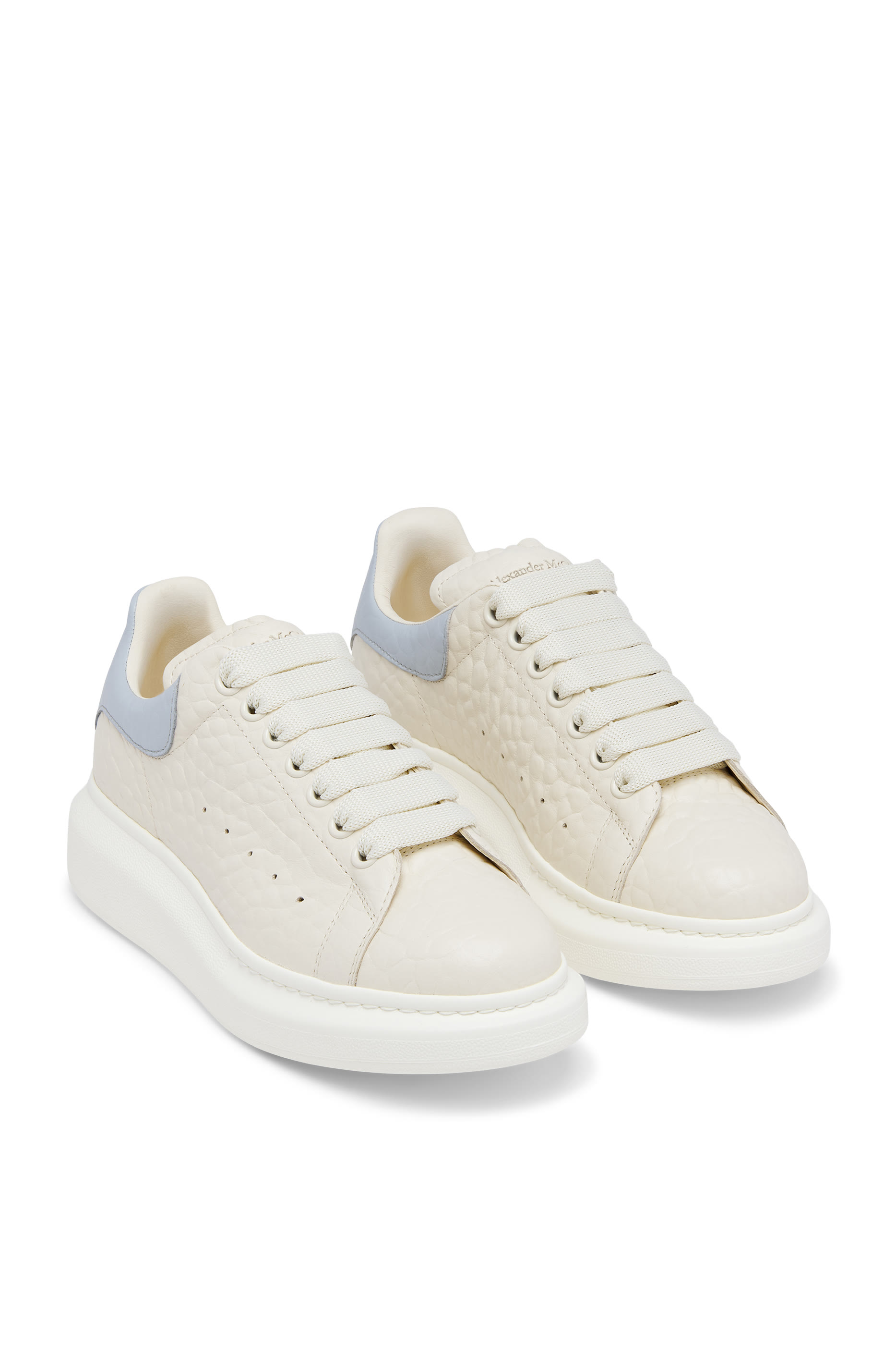 سنكرز بنعل عريض