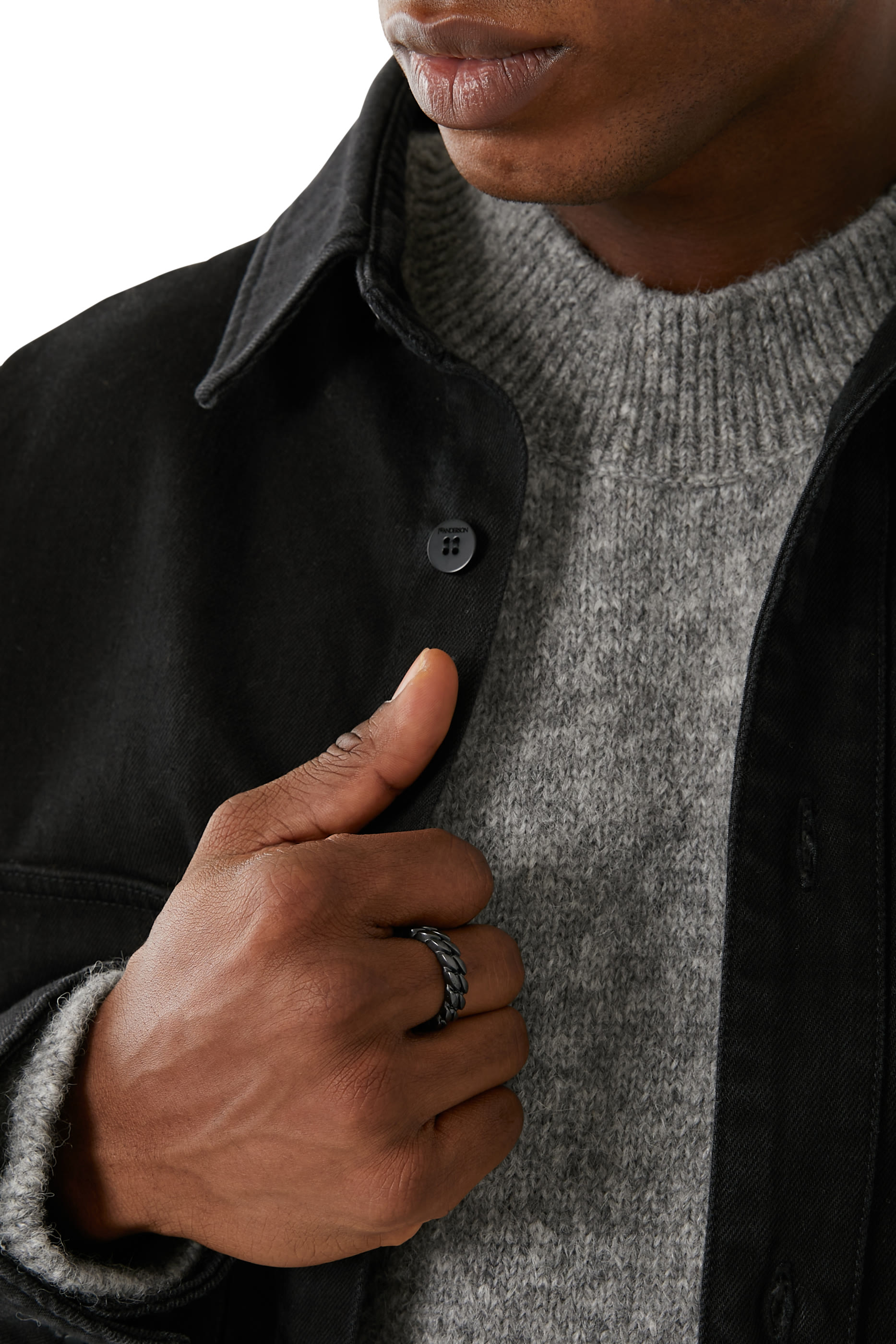 خاتم بتصميم سلسلة سميكة تيتانيوم أسود