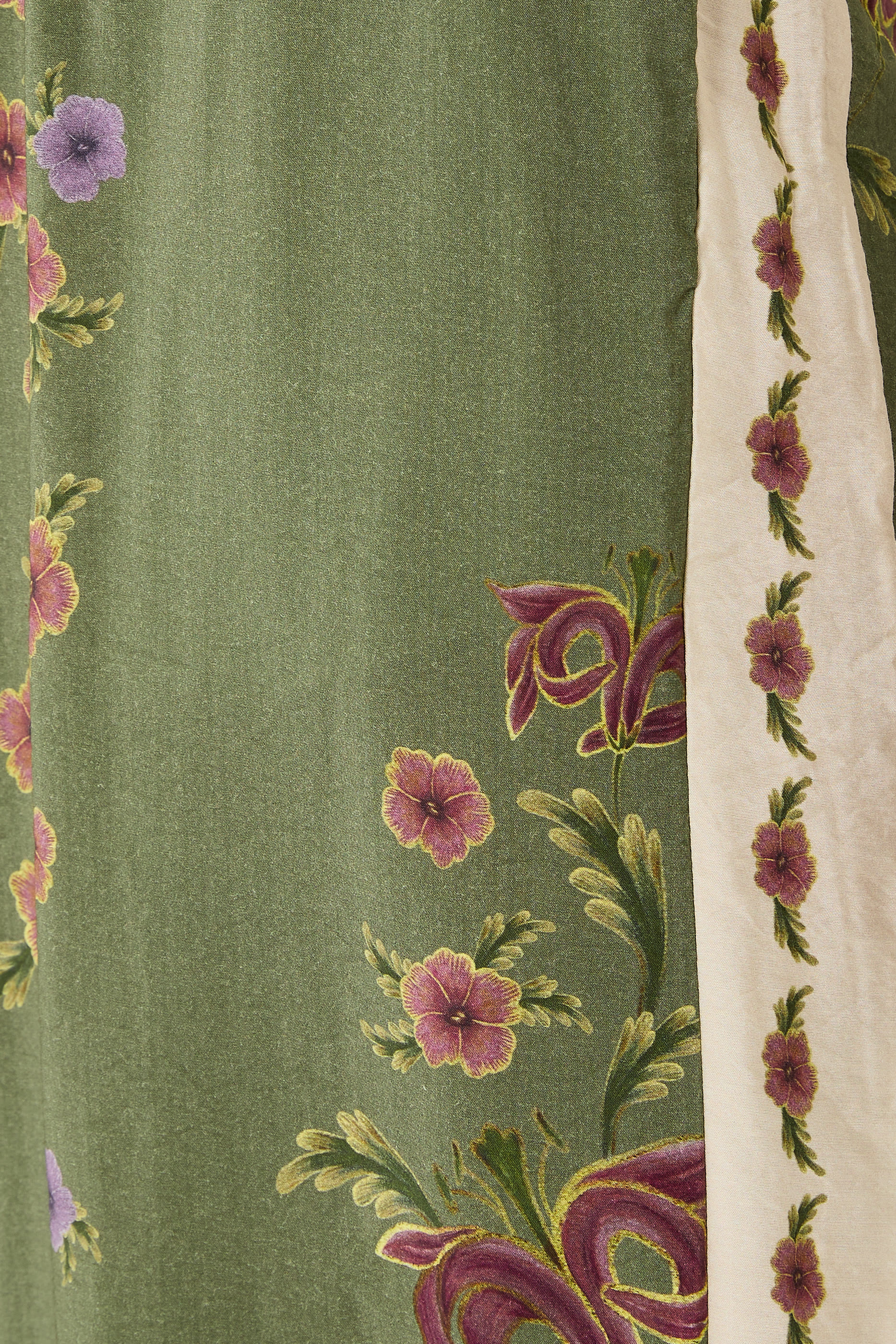 بنطال جانيس