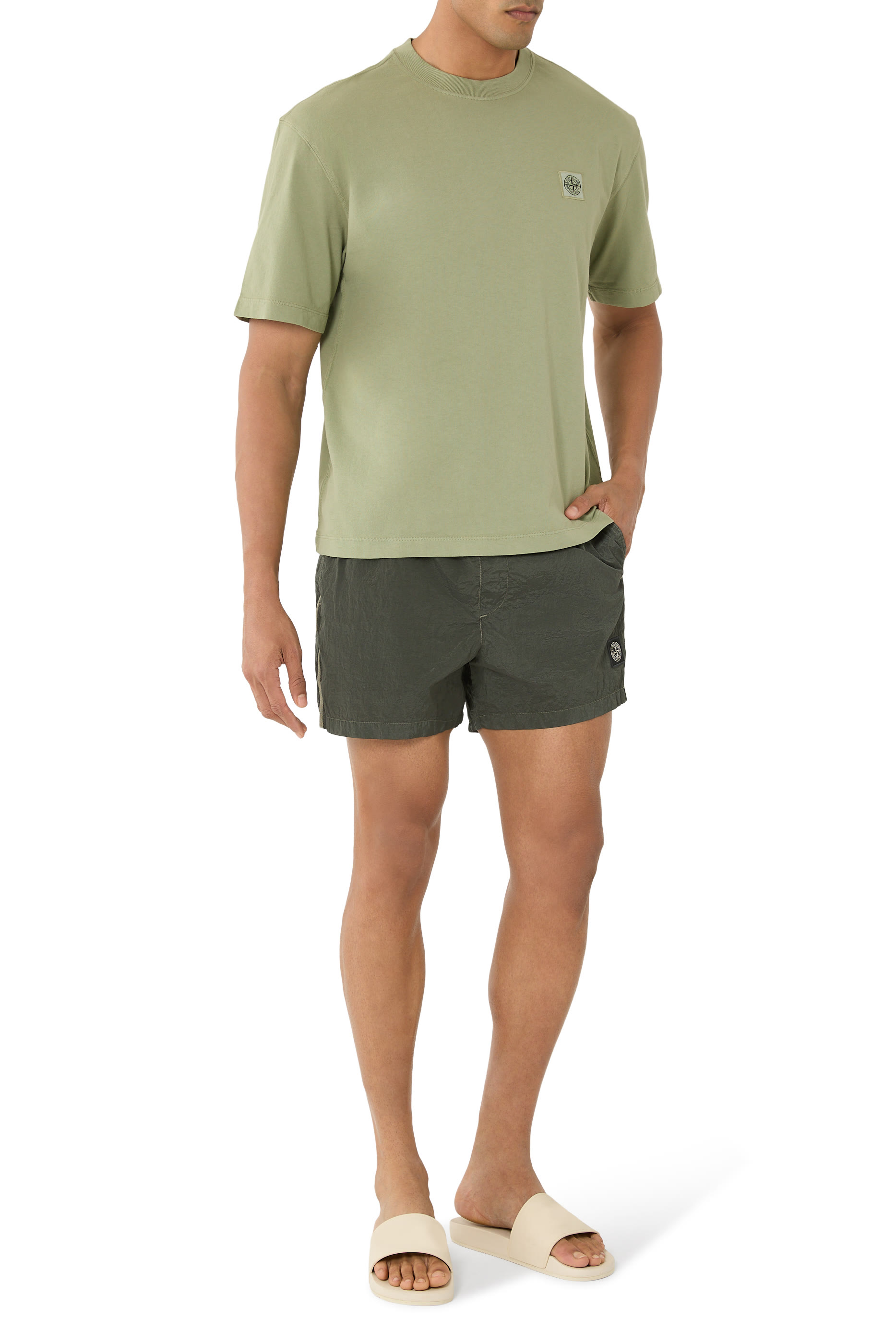 شورت سباحة مزين برقعة شعار الماركة 