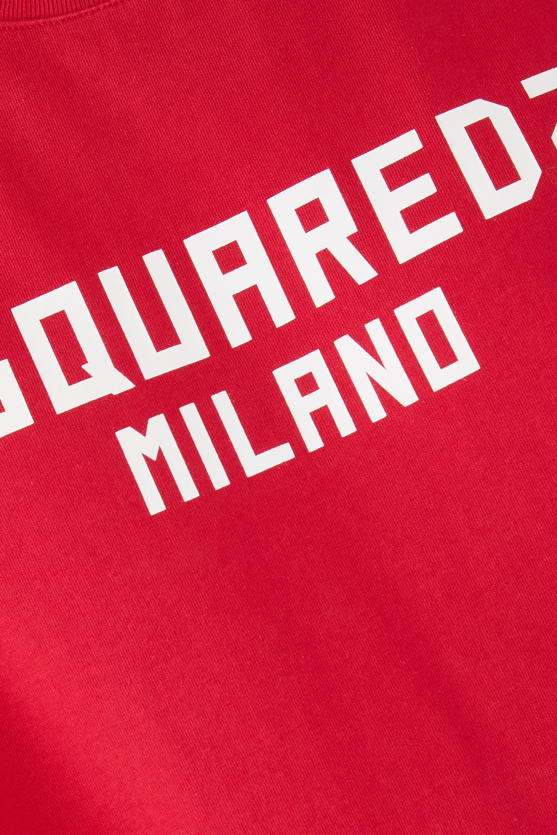 تيشيرت بقصة مريحة ونقشة ميلانو