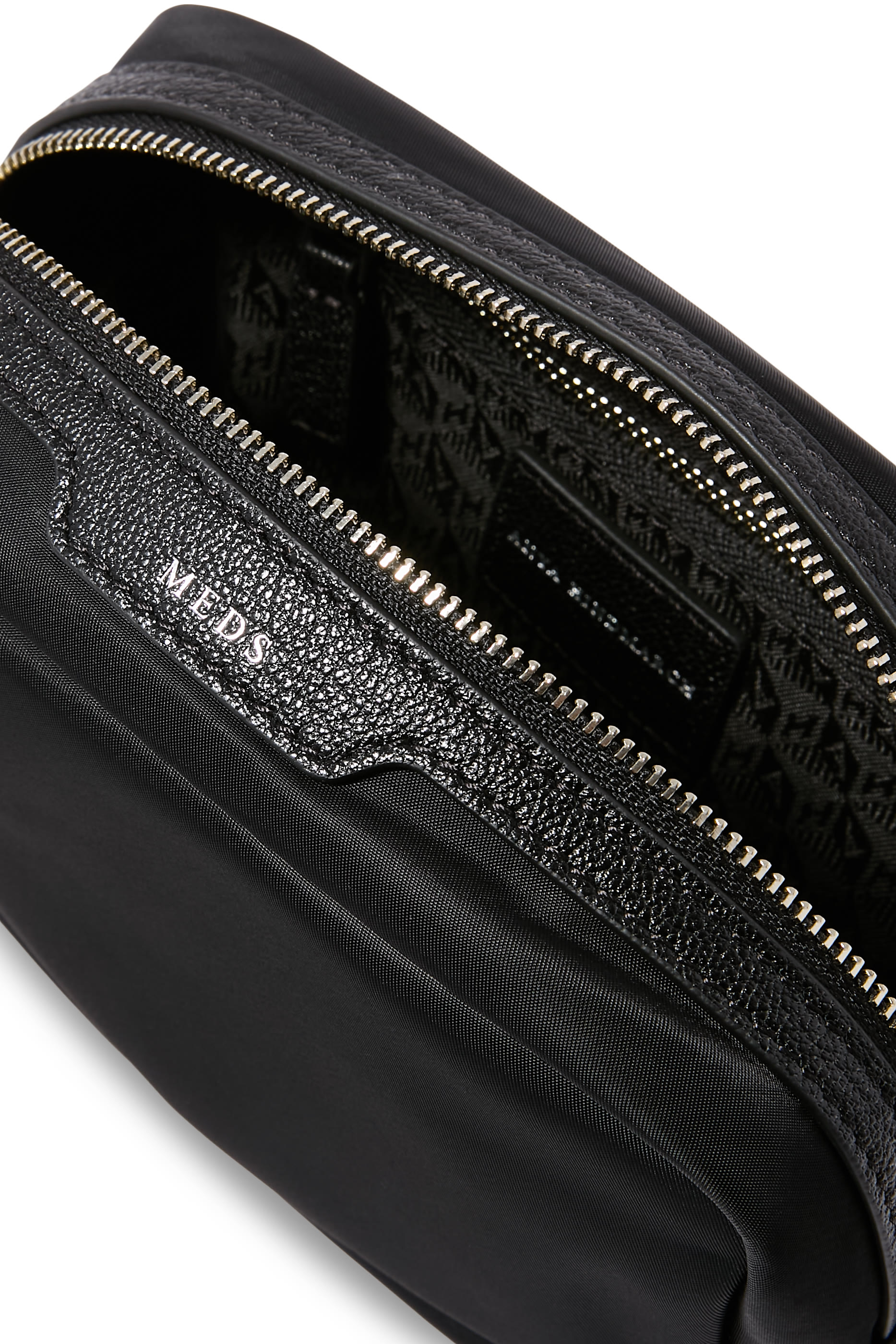 حقيبة أدوية للسفر