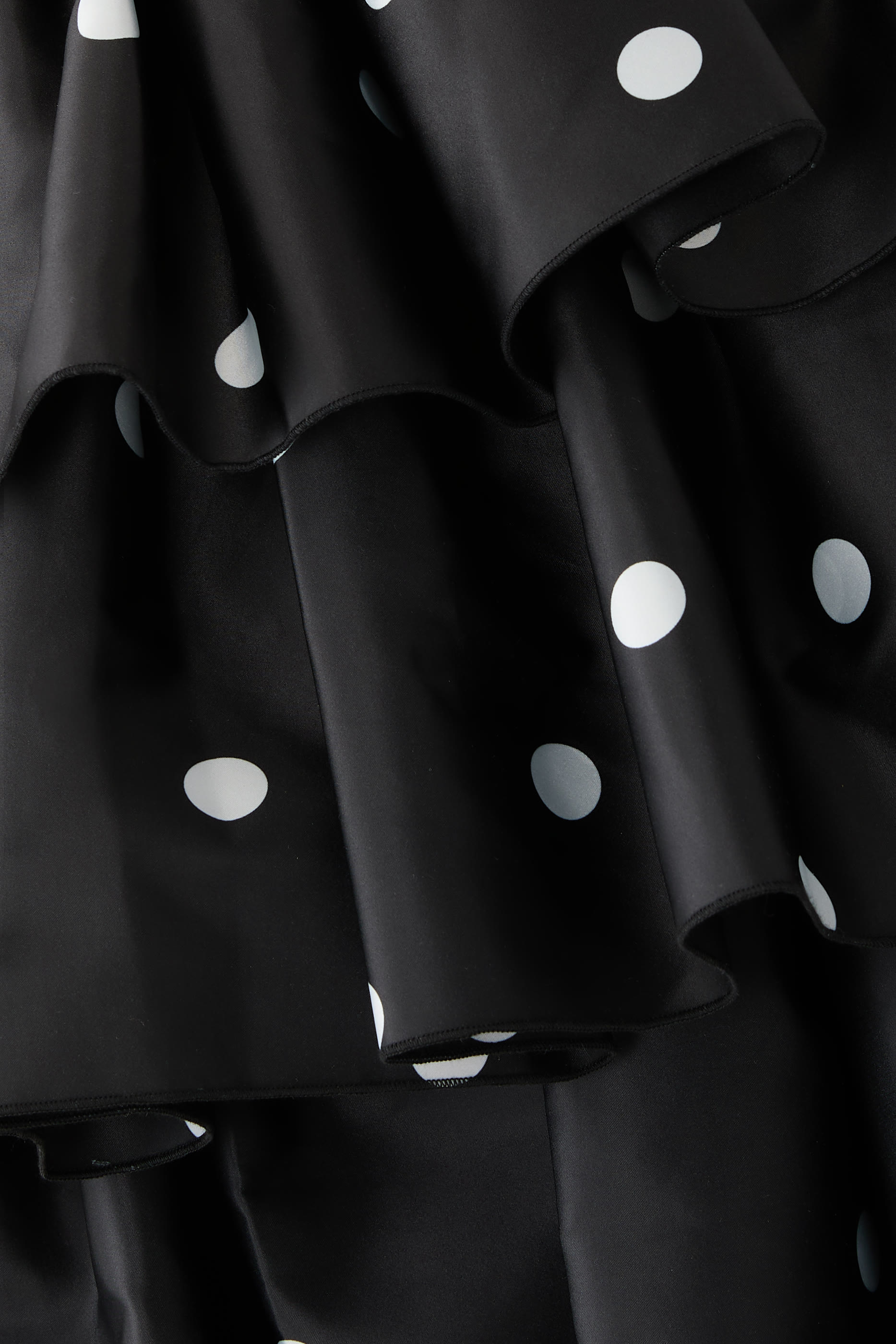 فستان مزين بكشكش ساتان