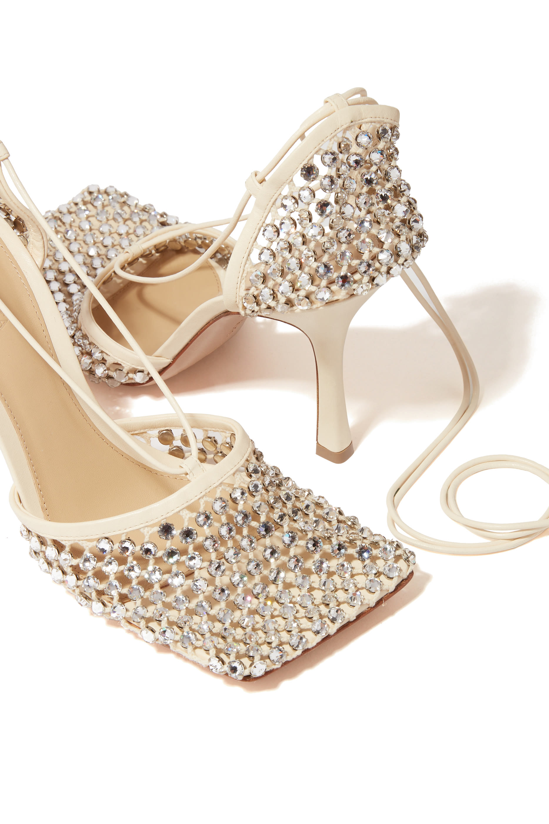 صندل مرصع بأحجار براقة