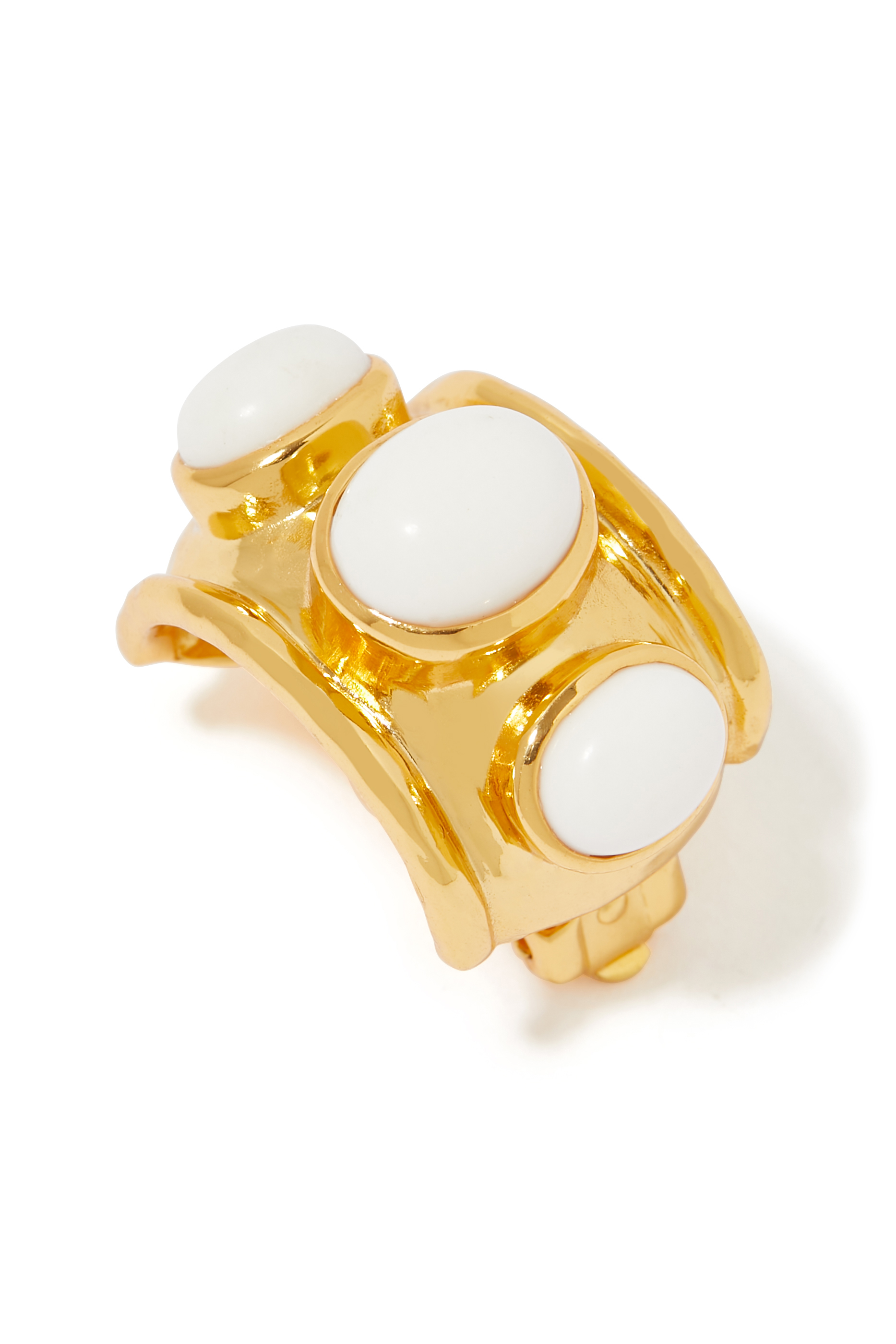 أقراط نوفا مرصعة بأحجار بيضاء نحاس مطلي بذهب أصفر عيار 24