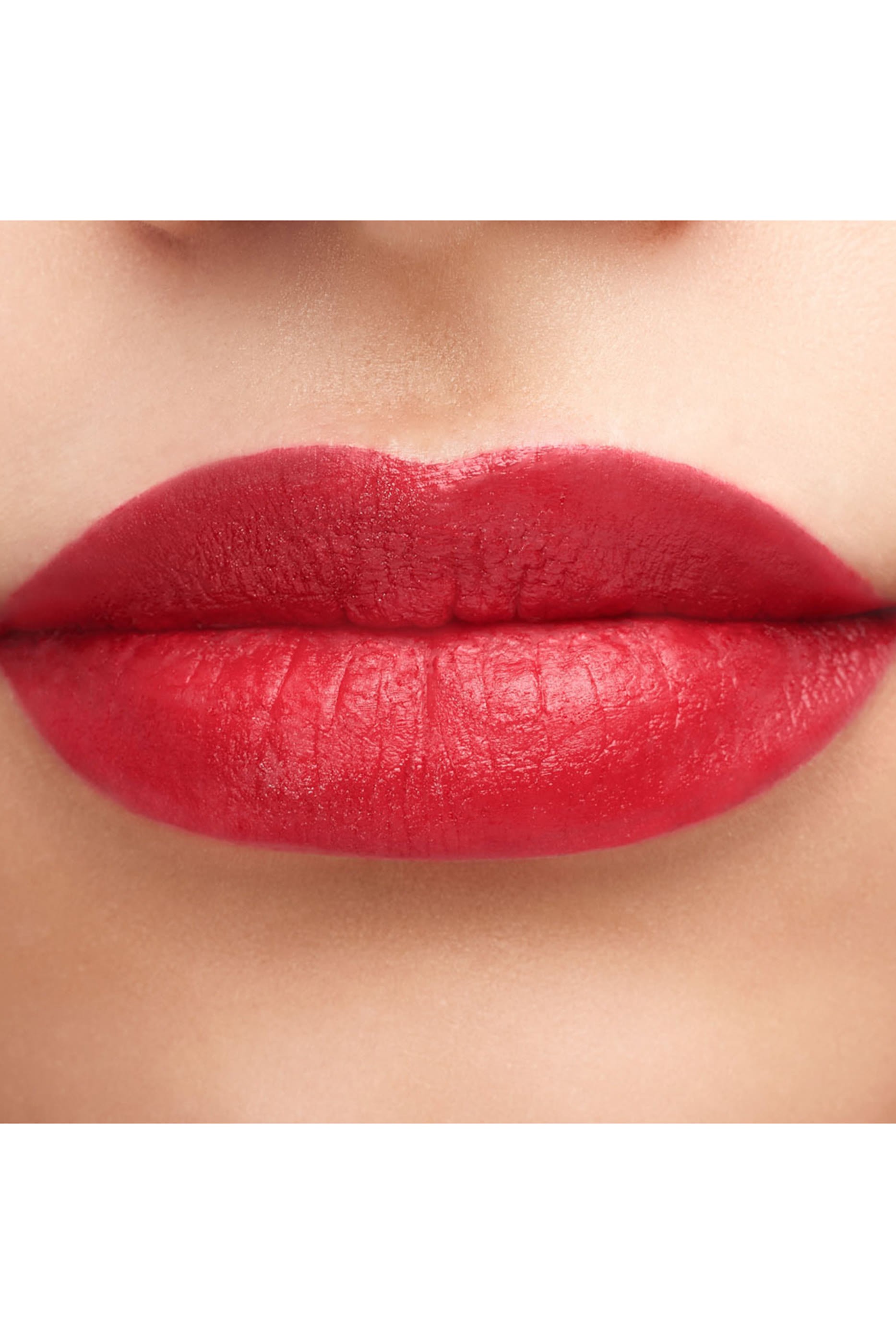 أحمر شفاه سليم كوتورغير لامع