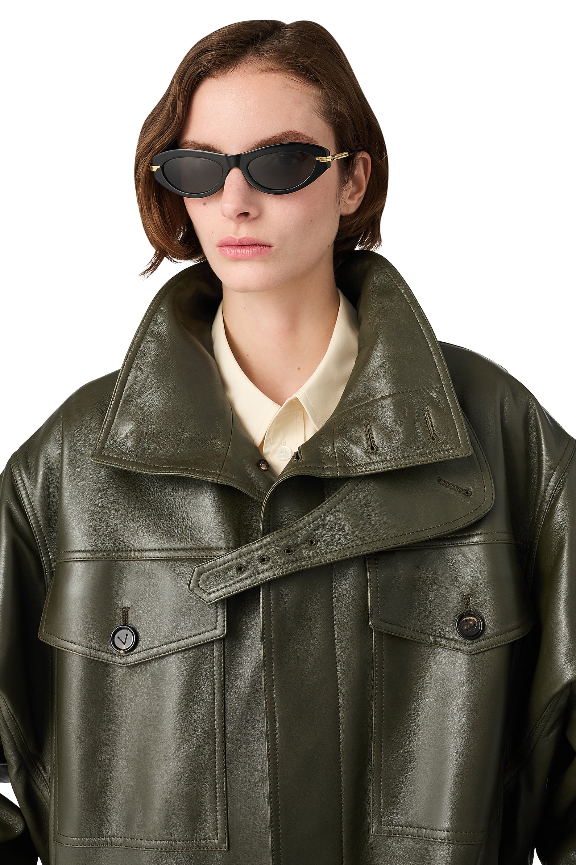 نظارة شمسية كلاسيكية بإطار بتصميم عين القطة