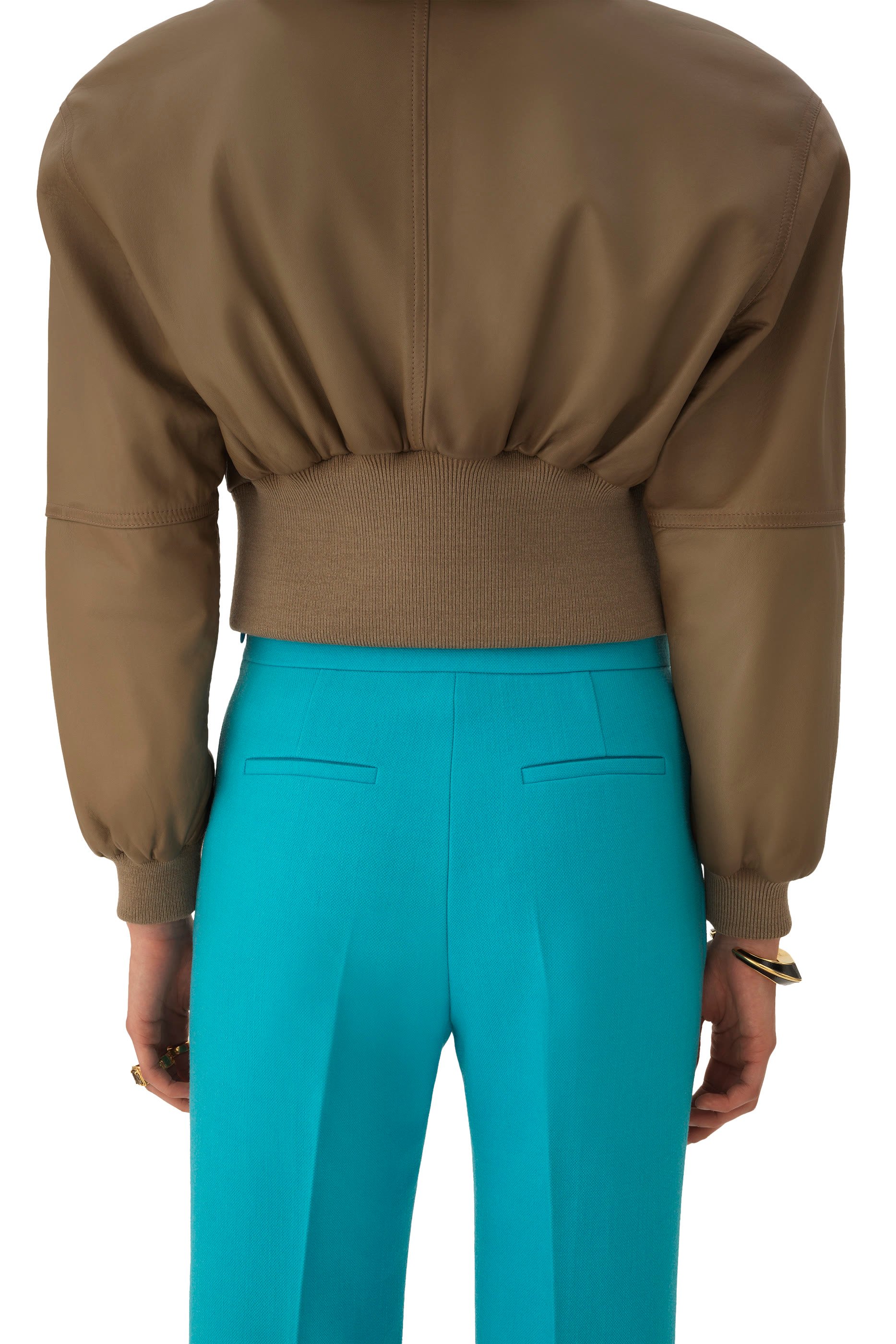 بنطال قصير بقصة مستقيمة