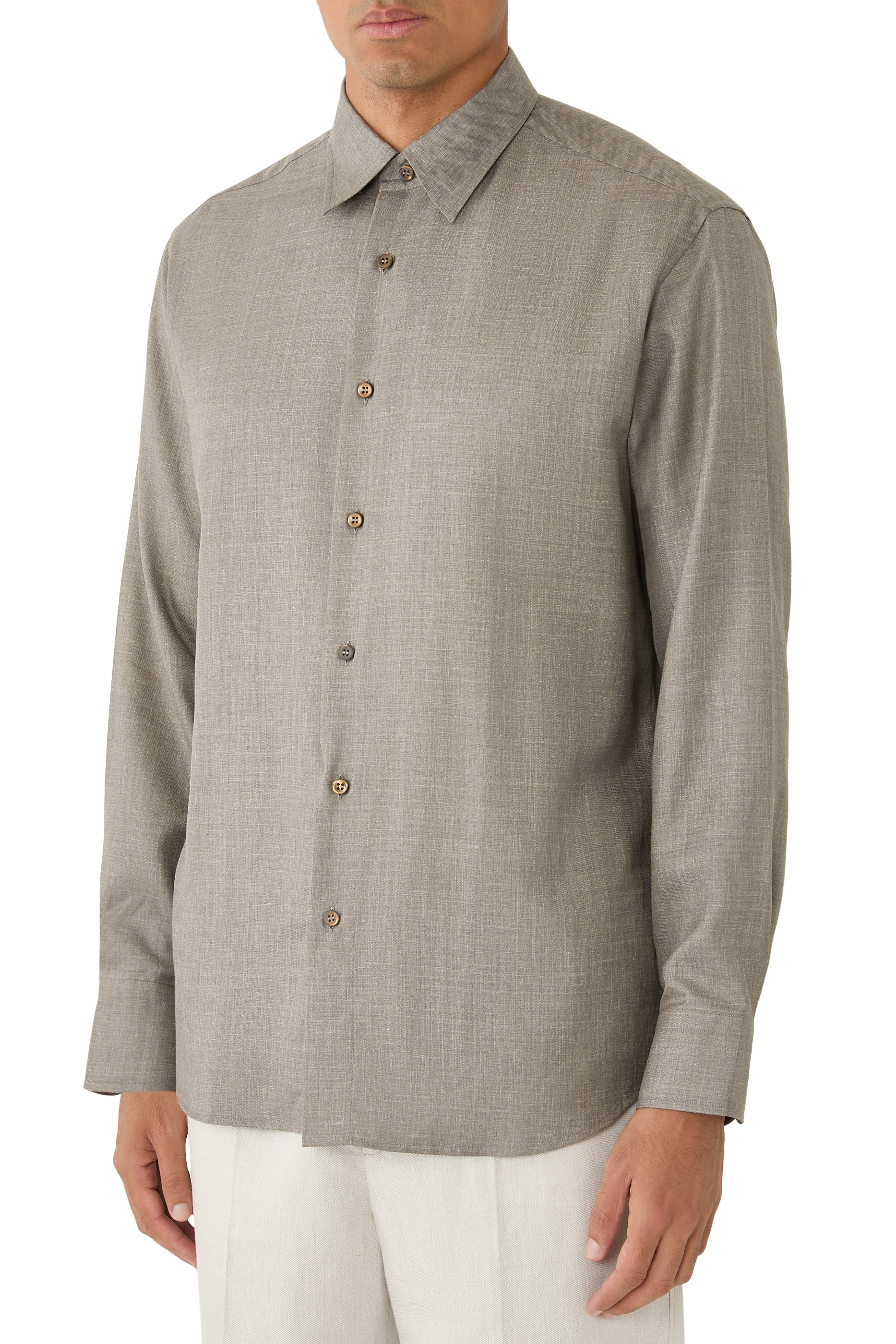 قميص بصف أزرار مخفي