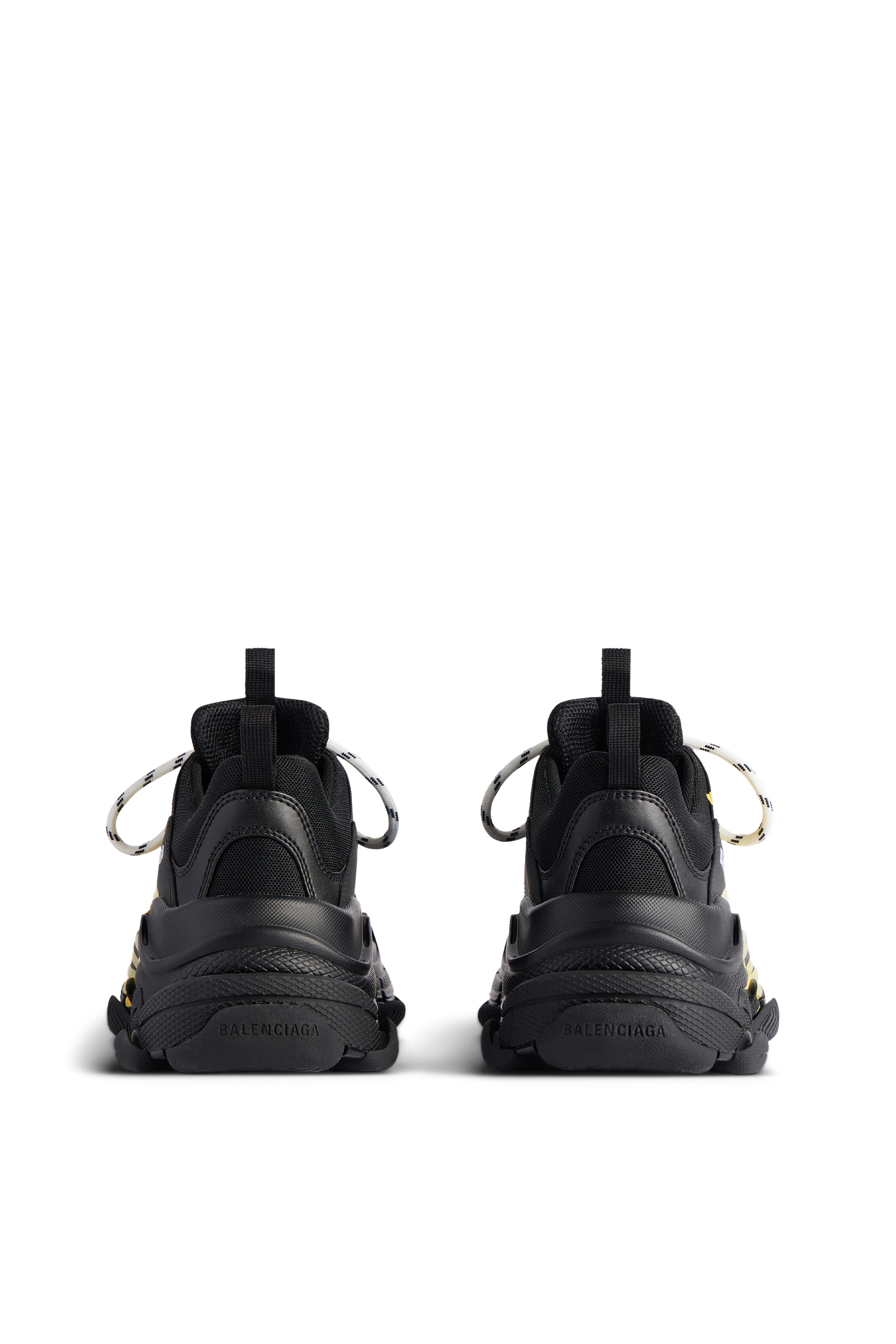 سنيكرز تريبل اس بشريط