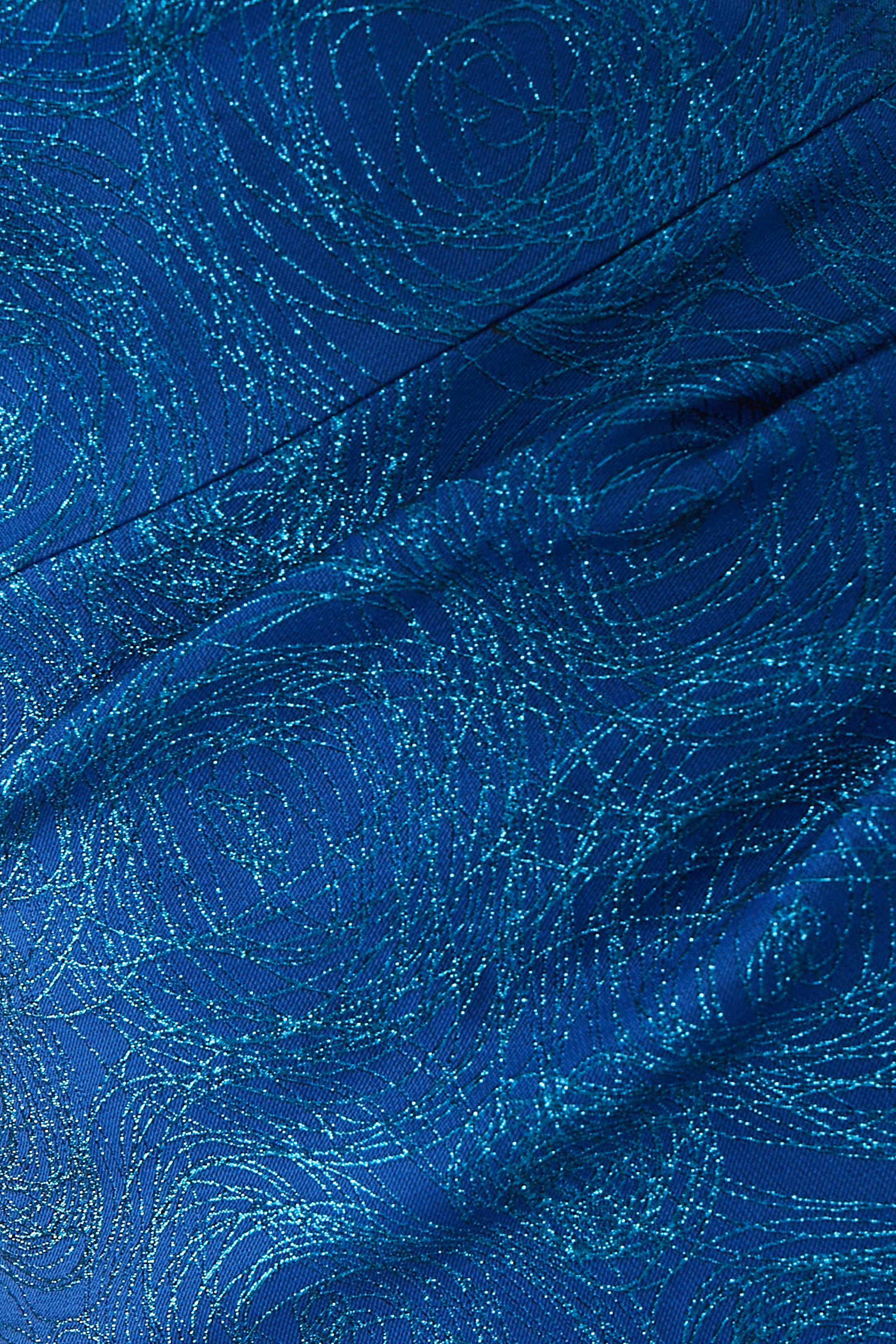 فستان بتصميم غير متماثل بتفاصيل ملتوية جاكار مطاطي