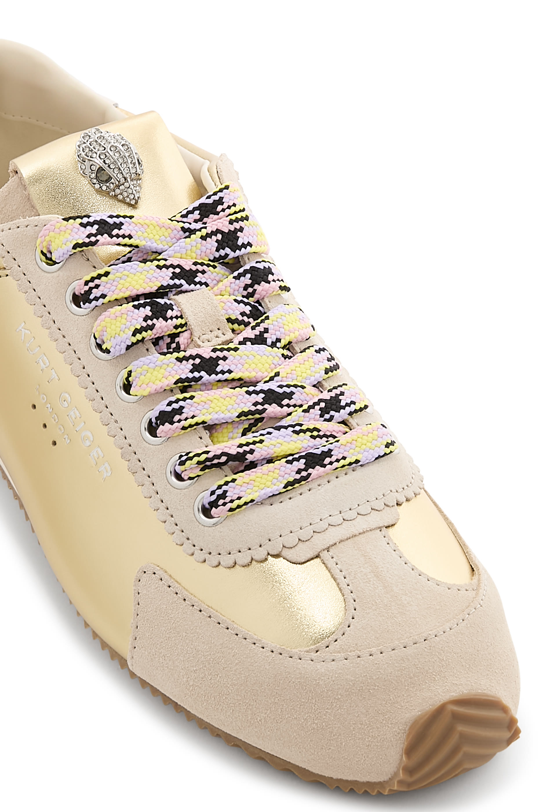 سنيكرز إيسلينغتون