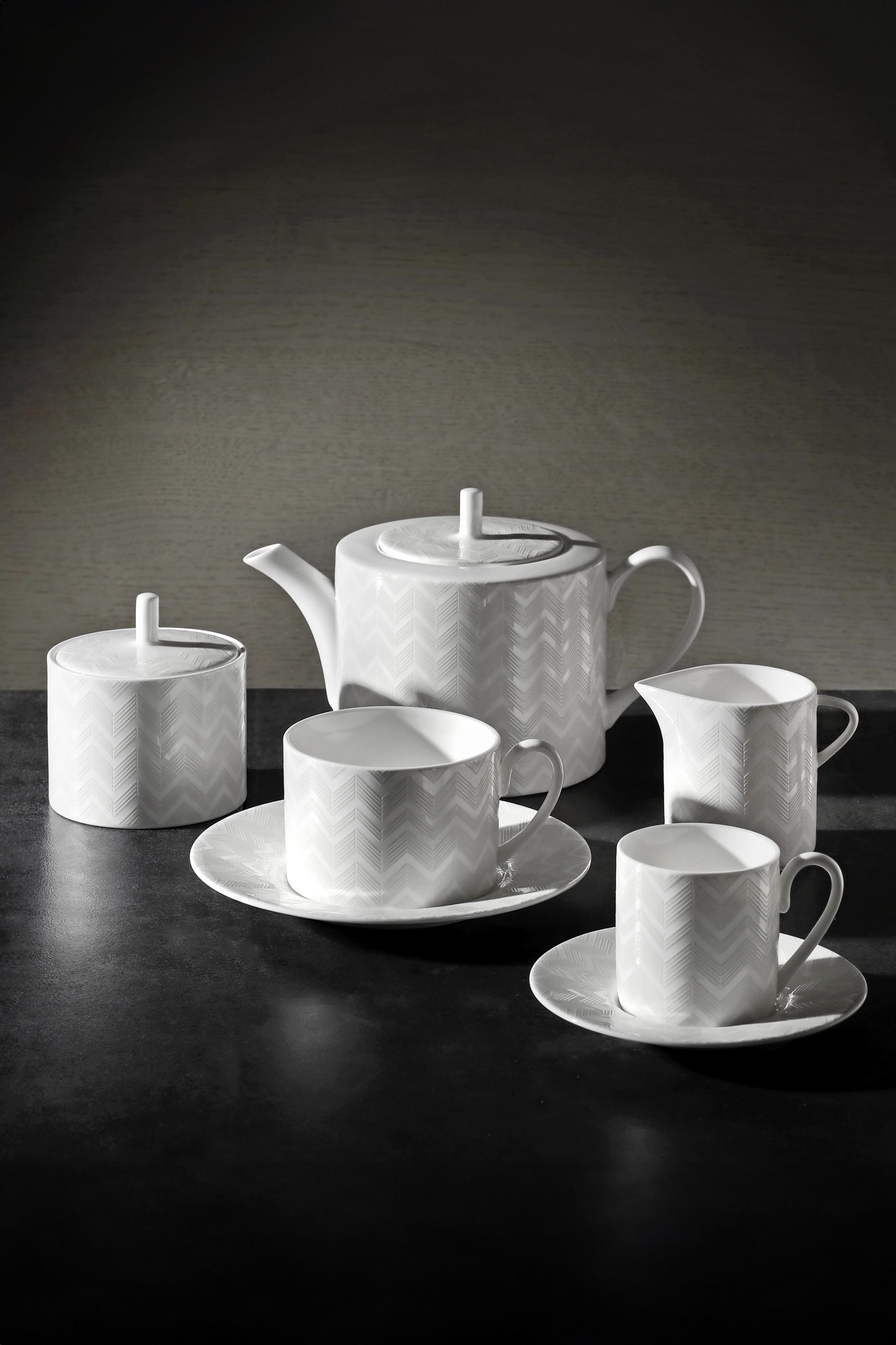 وعاء سكر بنقشة خطوط متعرجة